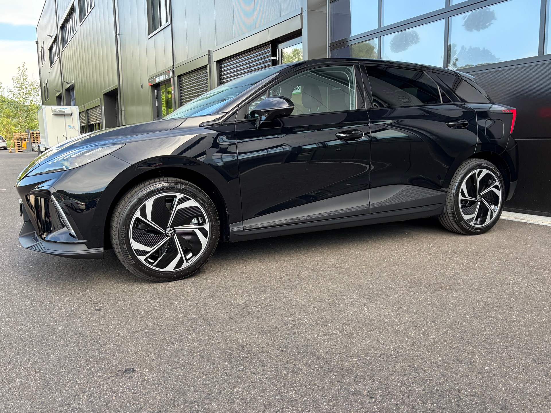 MG 4 EV 64kWh Premium-image-6