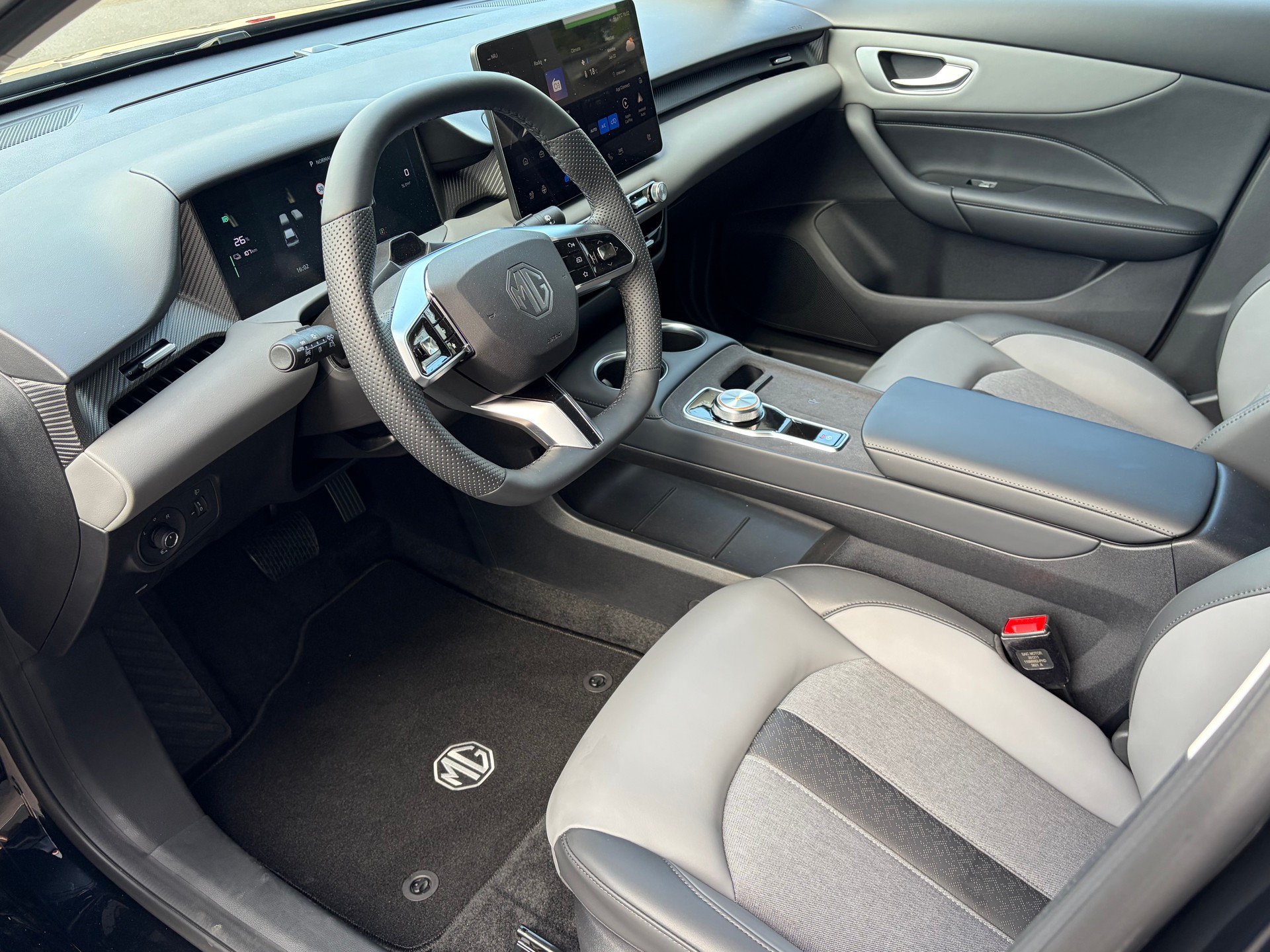 MG 4 EV 64kWh Premium-image-12