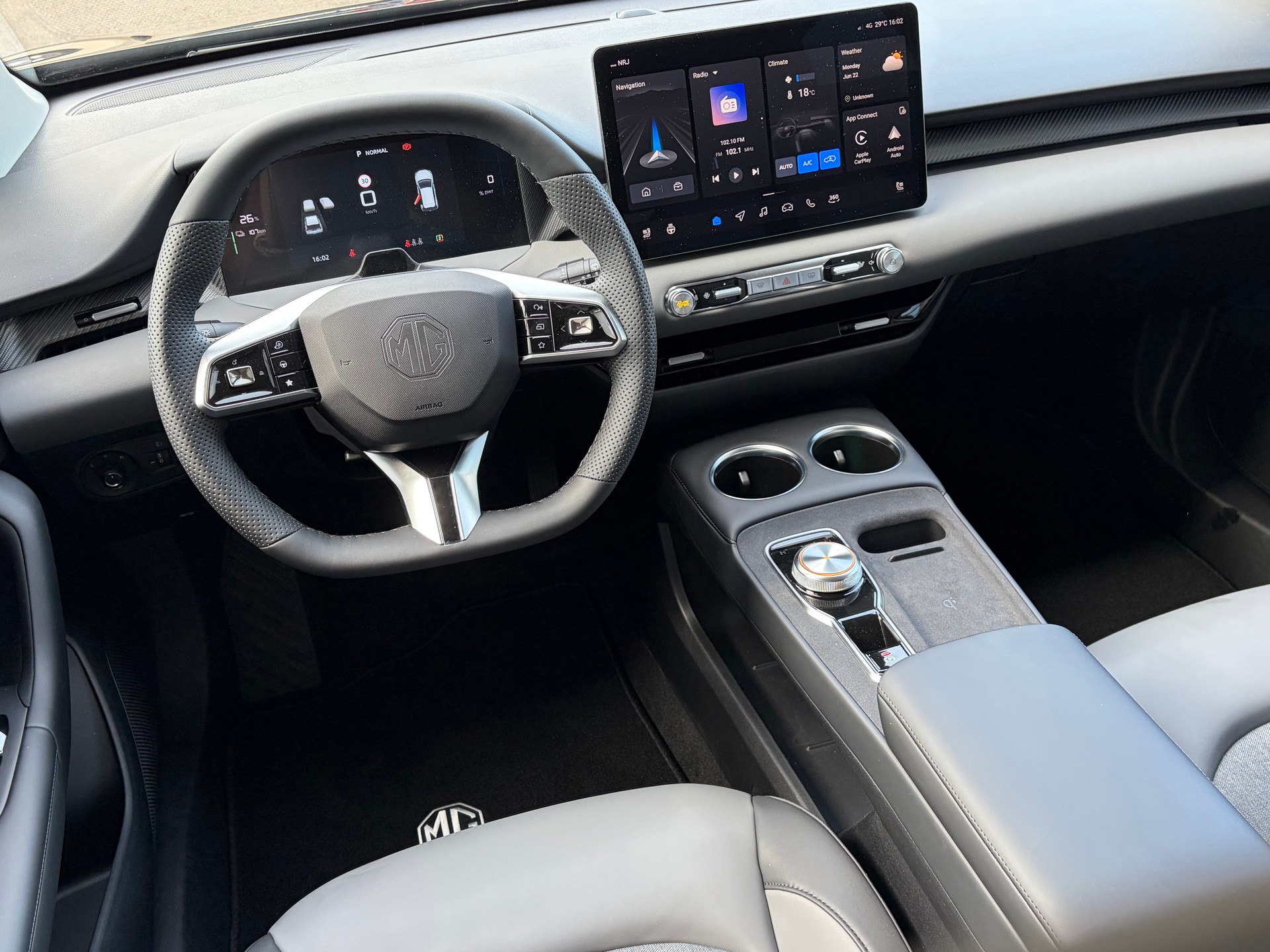 MG 4 EV 64kWh Premium-image-11