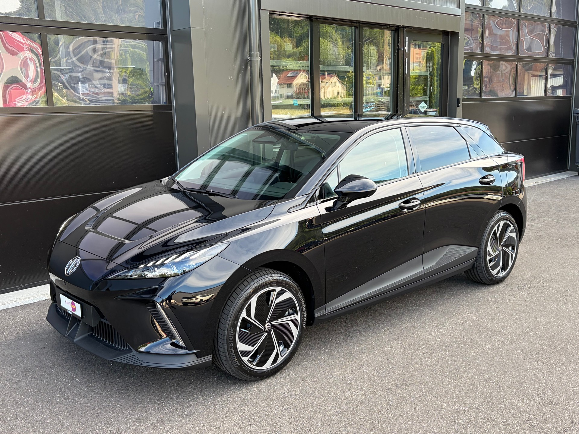 MG 4 EV 64kWh Premium-image-2