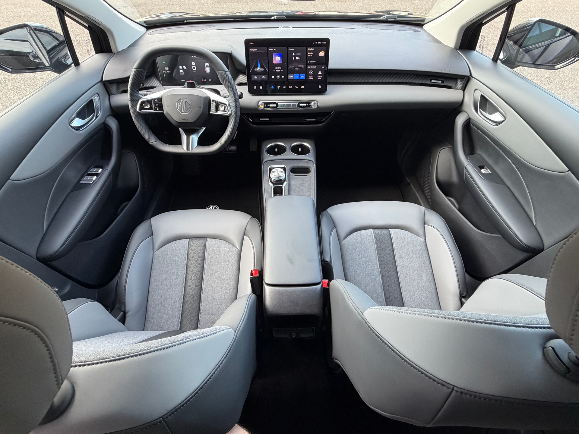 MG 4 EV 64kWh Premium-image-8