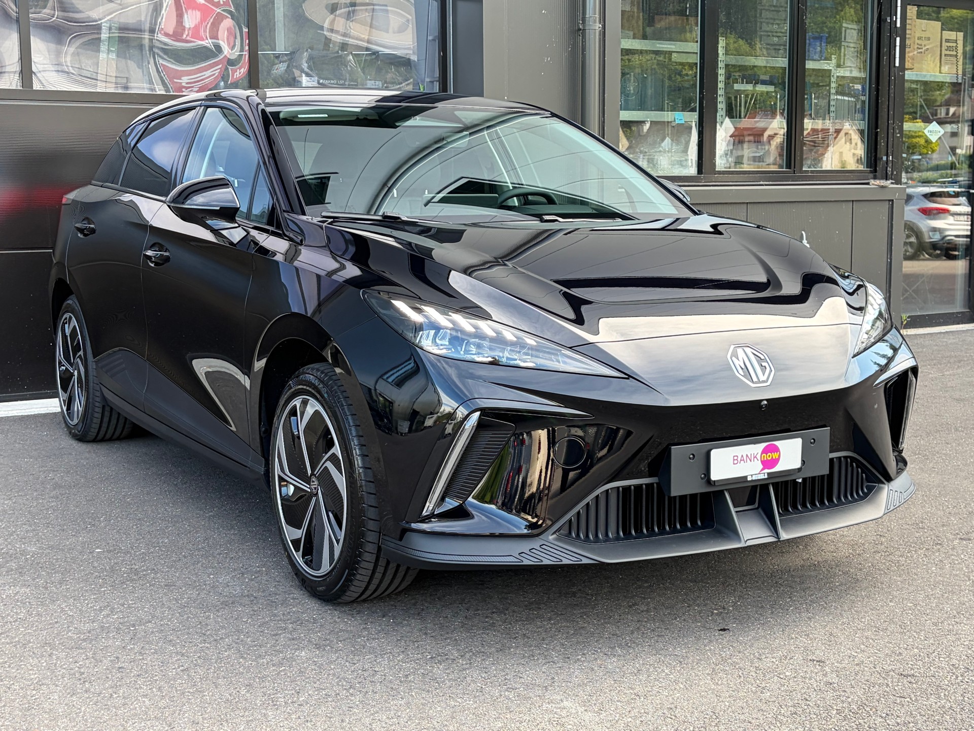 MG 4 EV 64kWh Premium-image-3