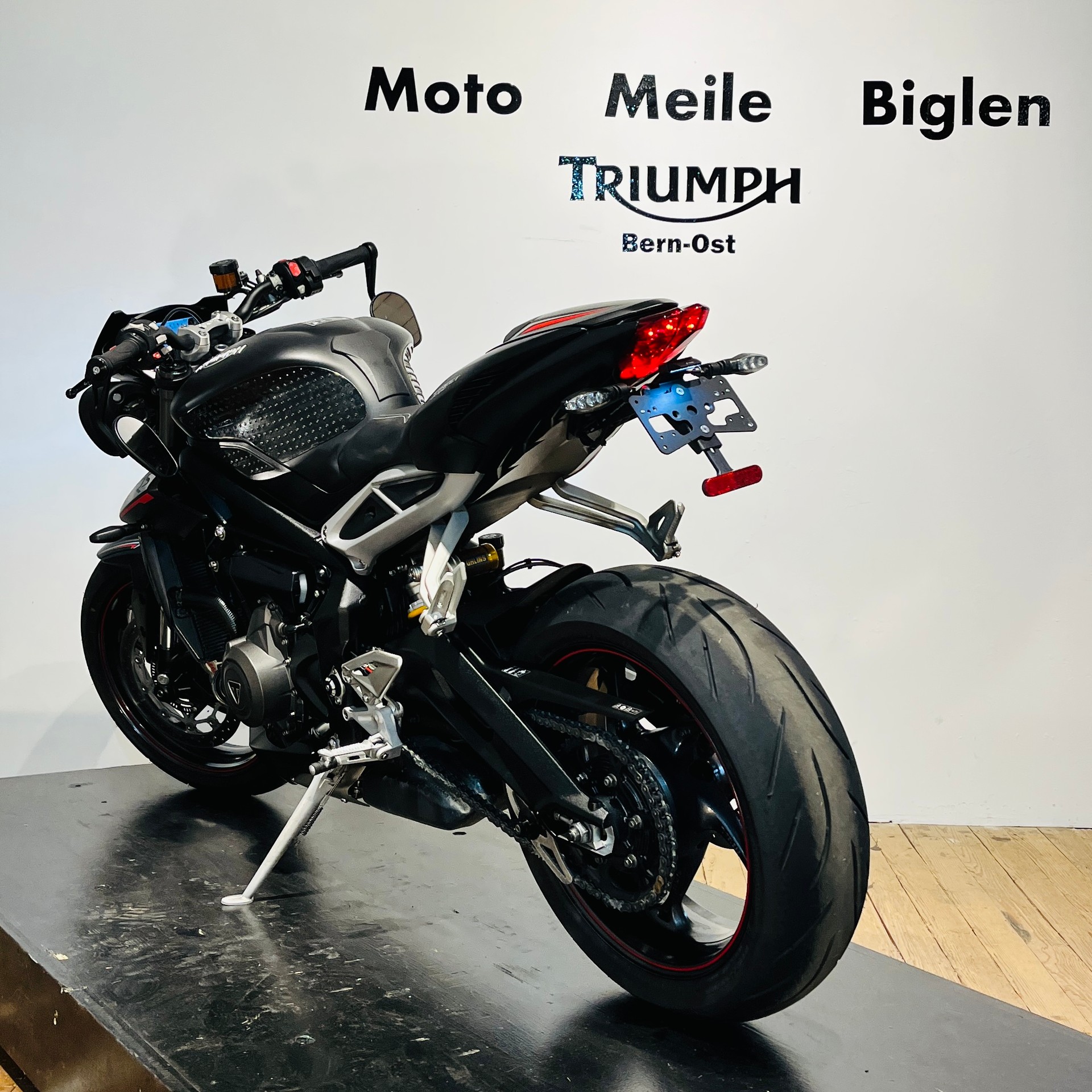 TRIUMPH Street Triple RS 765 ABS-showroom-element-3