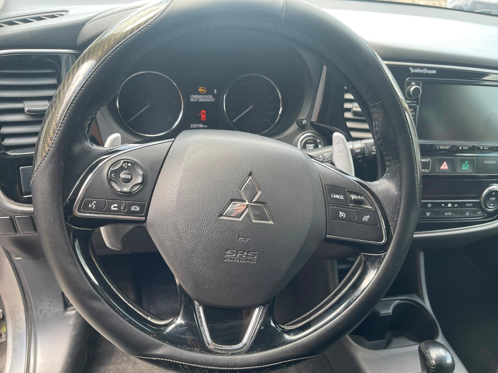 MITSUBISHI Outlander 2.2 DID Style 4WD Automatic-image-10
