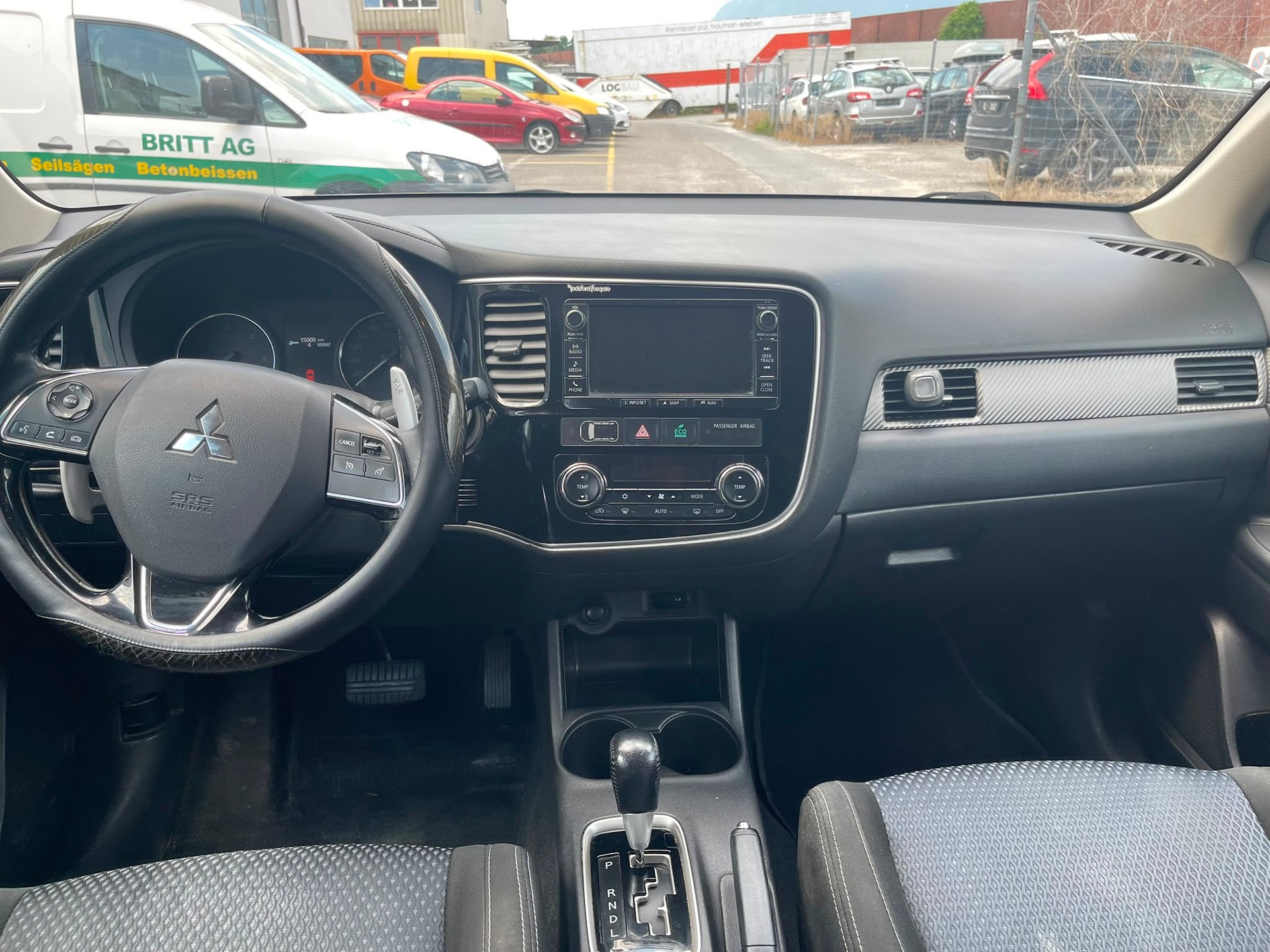 MITSUBISHI Outlander 2.2 DID Style 4WD Automatic-image-11