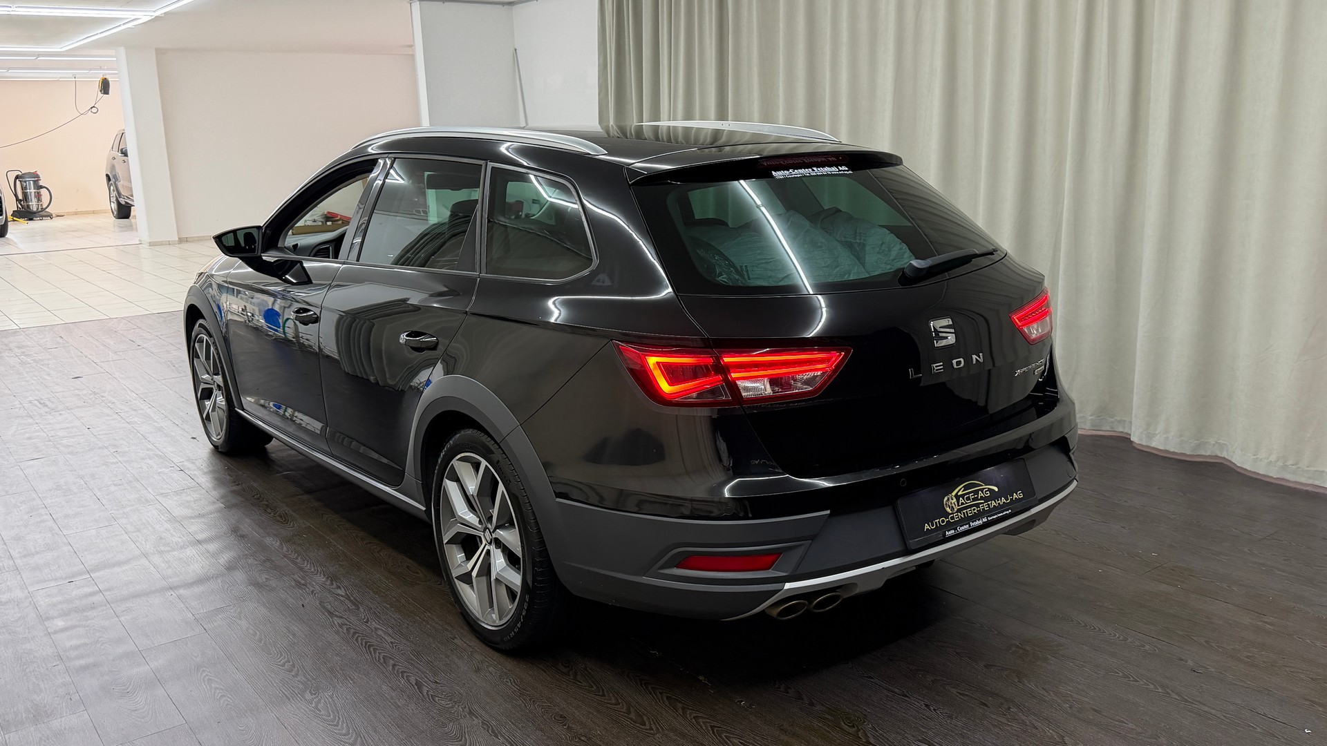 SEAT Leon ST 2.0 TDI X-Perience 4Drive DSG-image-5