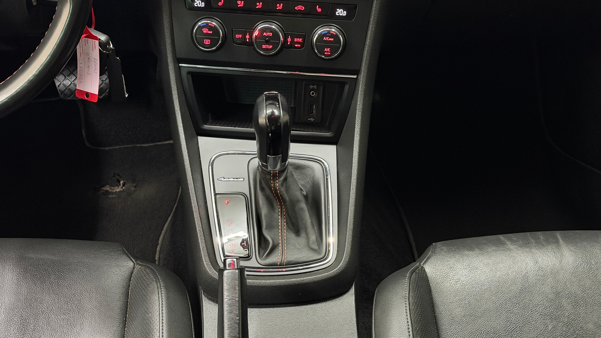 SEAT Leon ST 2.0 TDI X-Perience 4Drive DSG-image-13