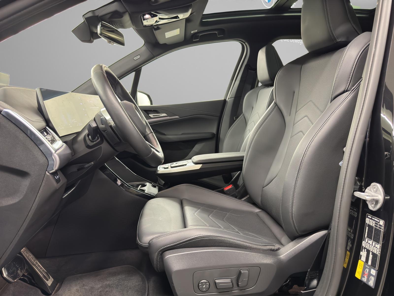 BMW 225e xDrive paddles Active Tourer-image-10