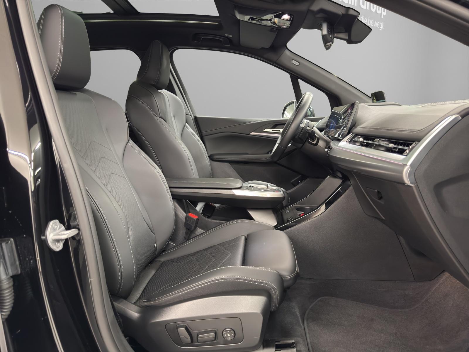 BMW 225e xDrive paddles Active Tourer-image-14