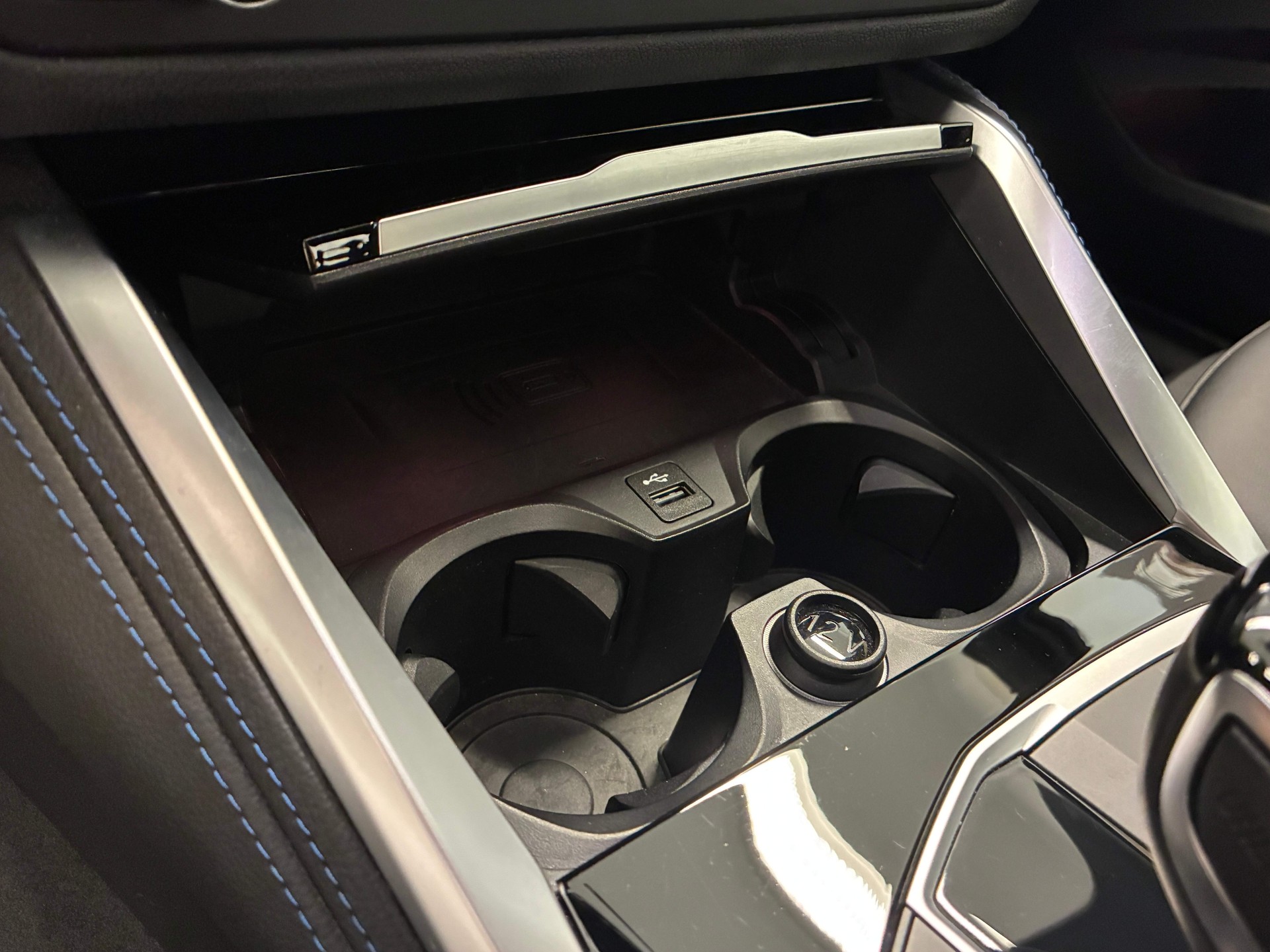 BMW M240i xDrive Coupé-image-15