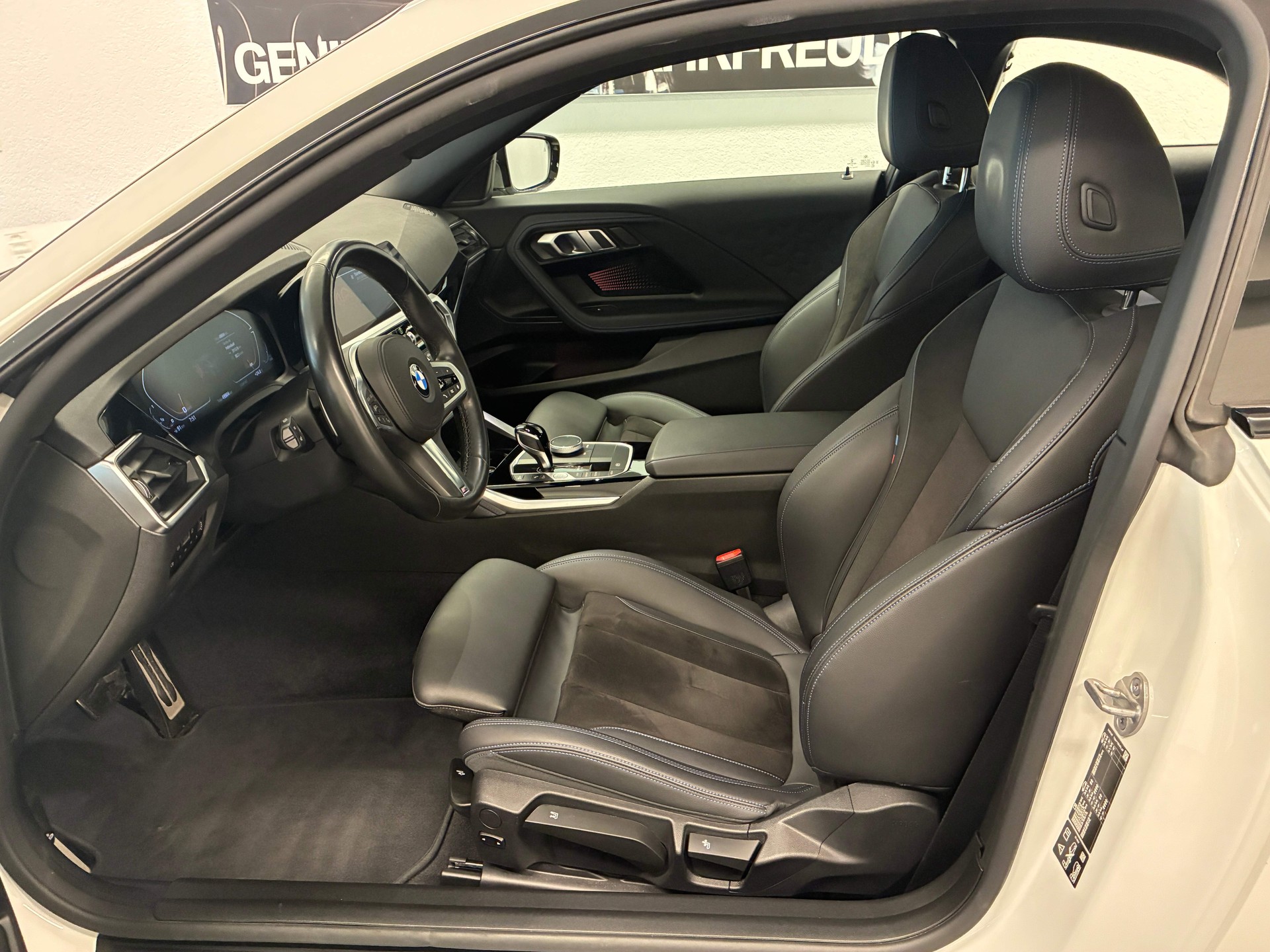 BMW M240i xDrive Coupé-image-7