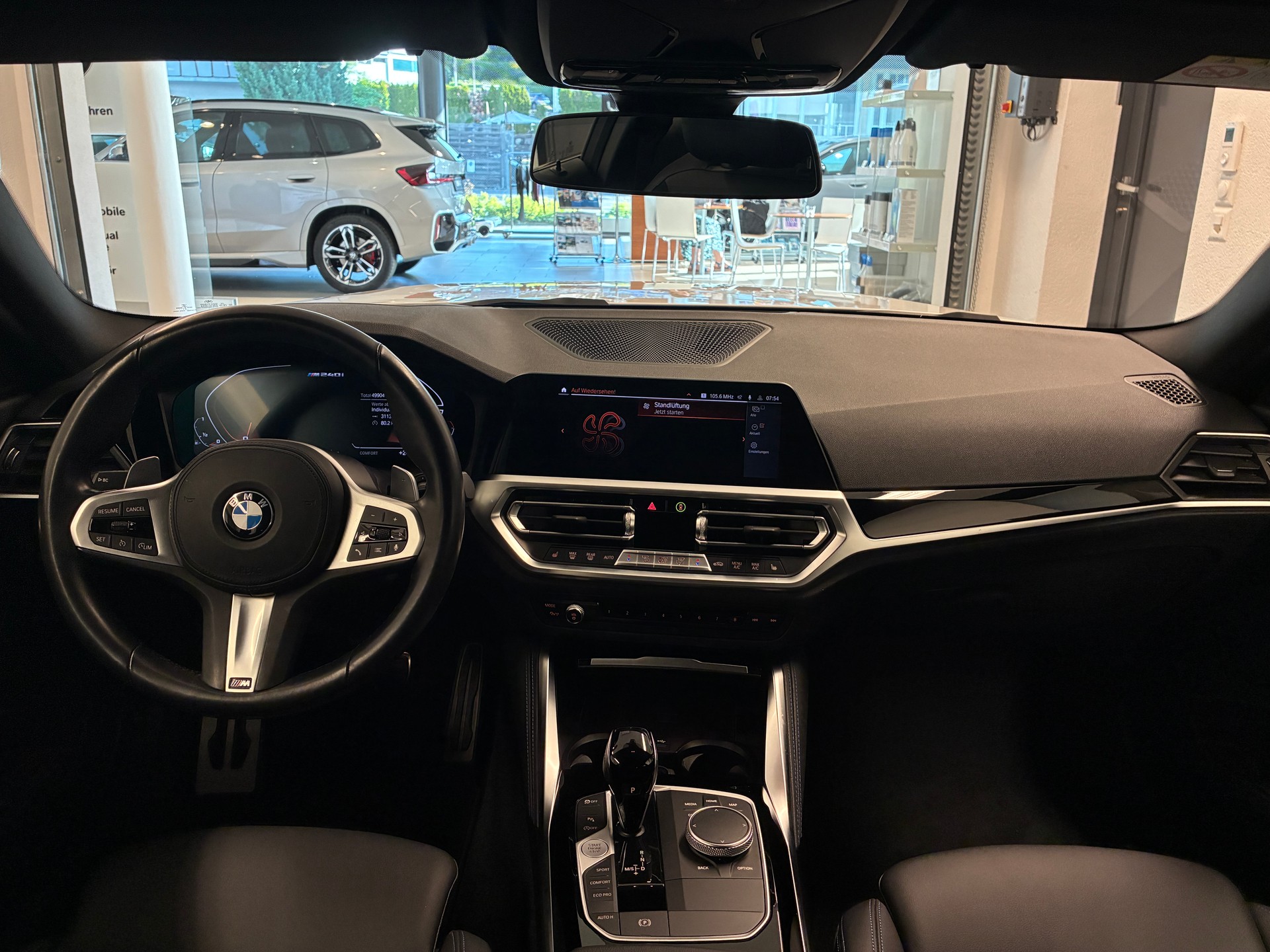 BMW M240i xDrive Coupé-image-10