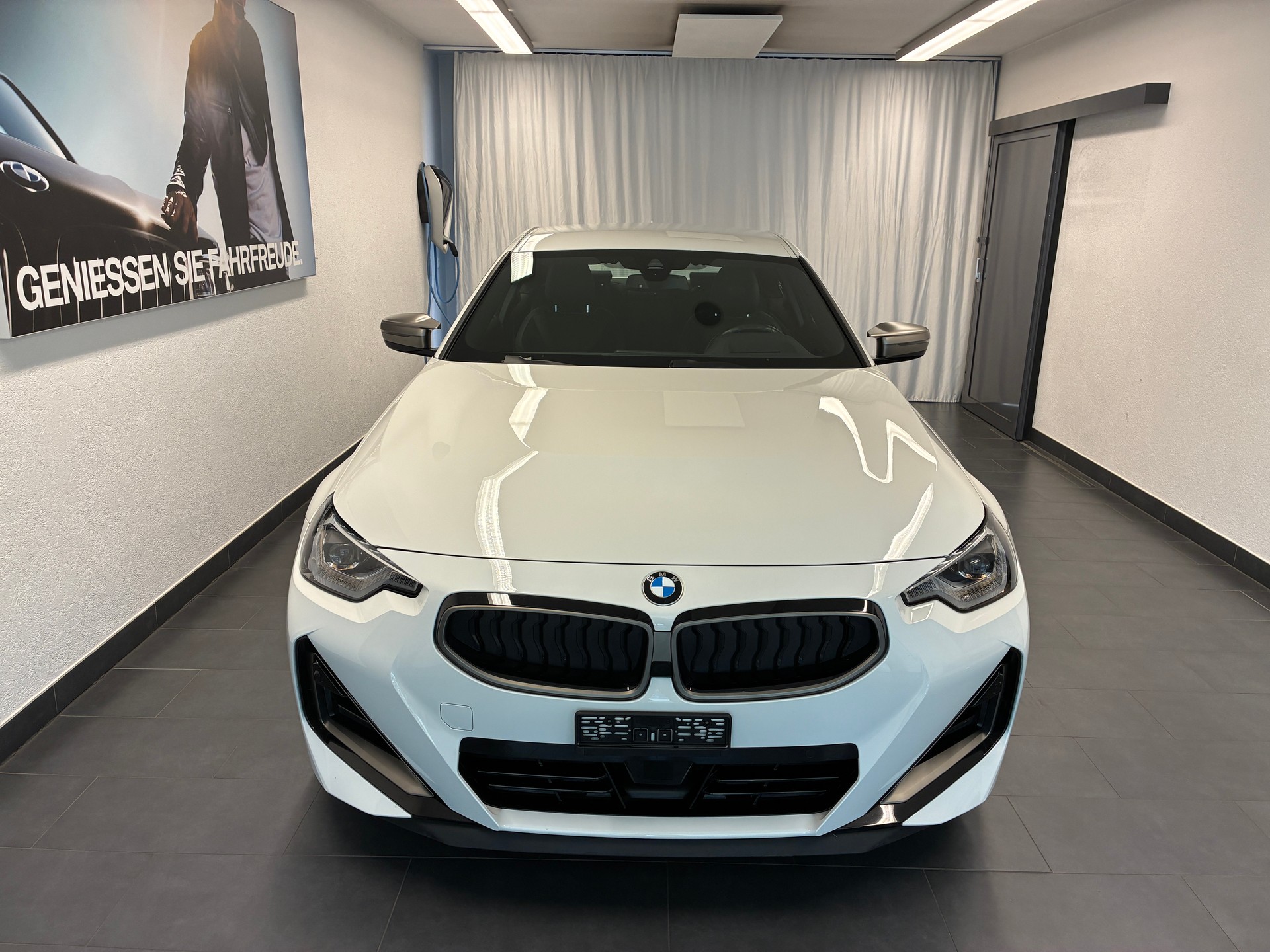BMW M240i xDrive Coupé-image-1