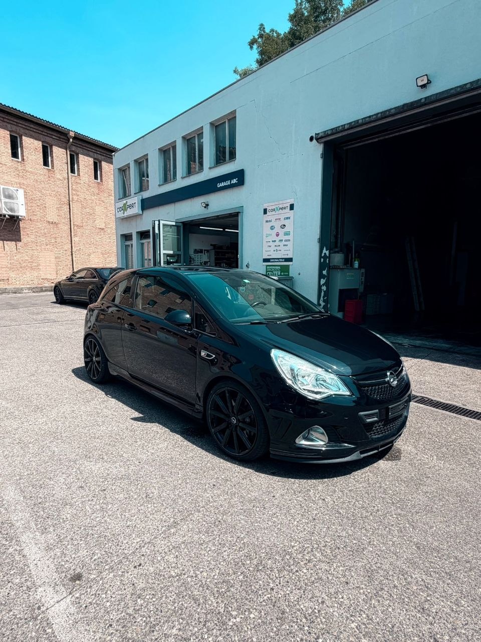 OPEL Corsa 1.6 Turbo OPC Nürburgring Edition-image-2