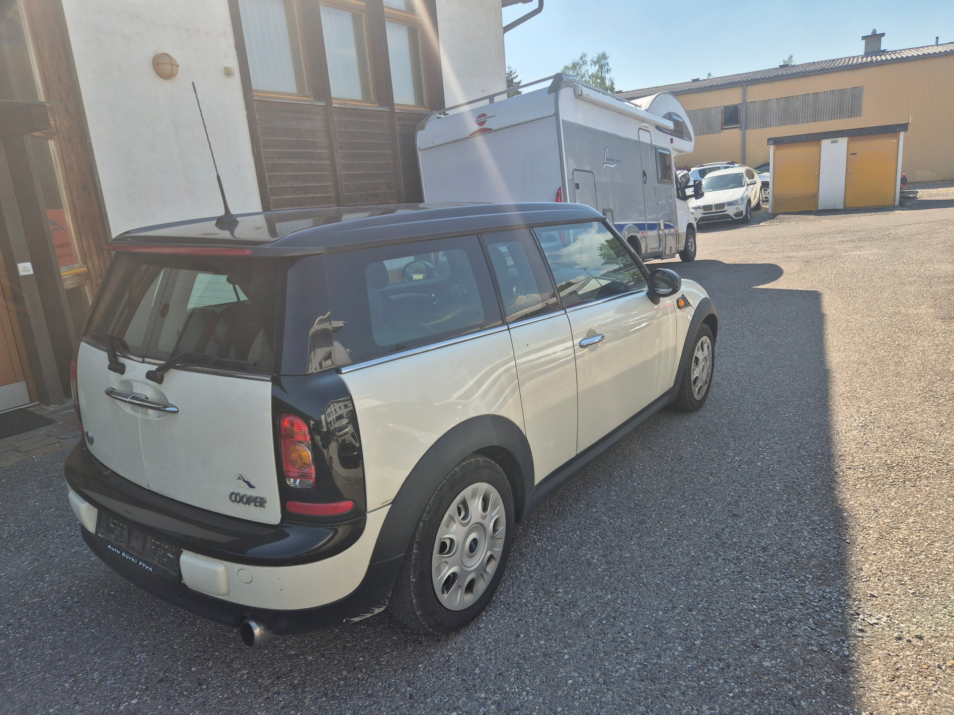 MINI Clubman Cooper-image-1