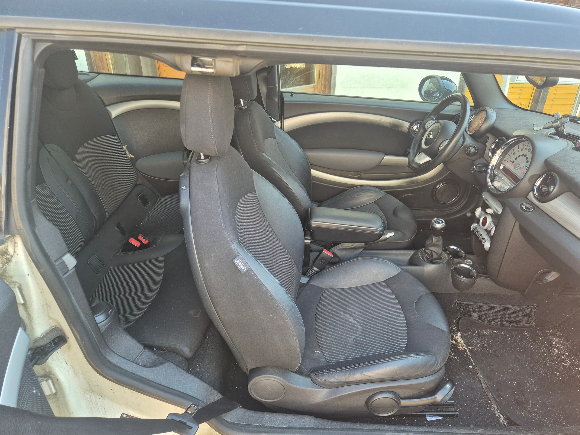 MINI Clubman Cooper-image-12