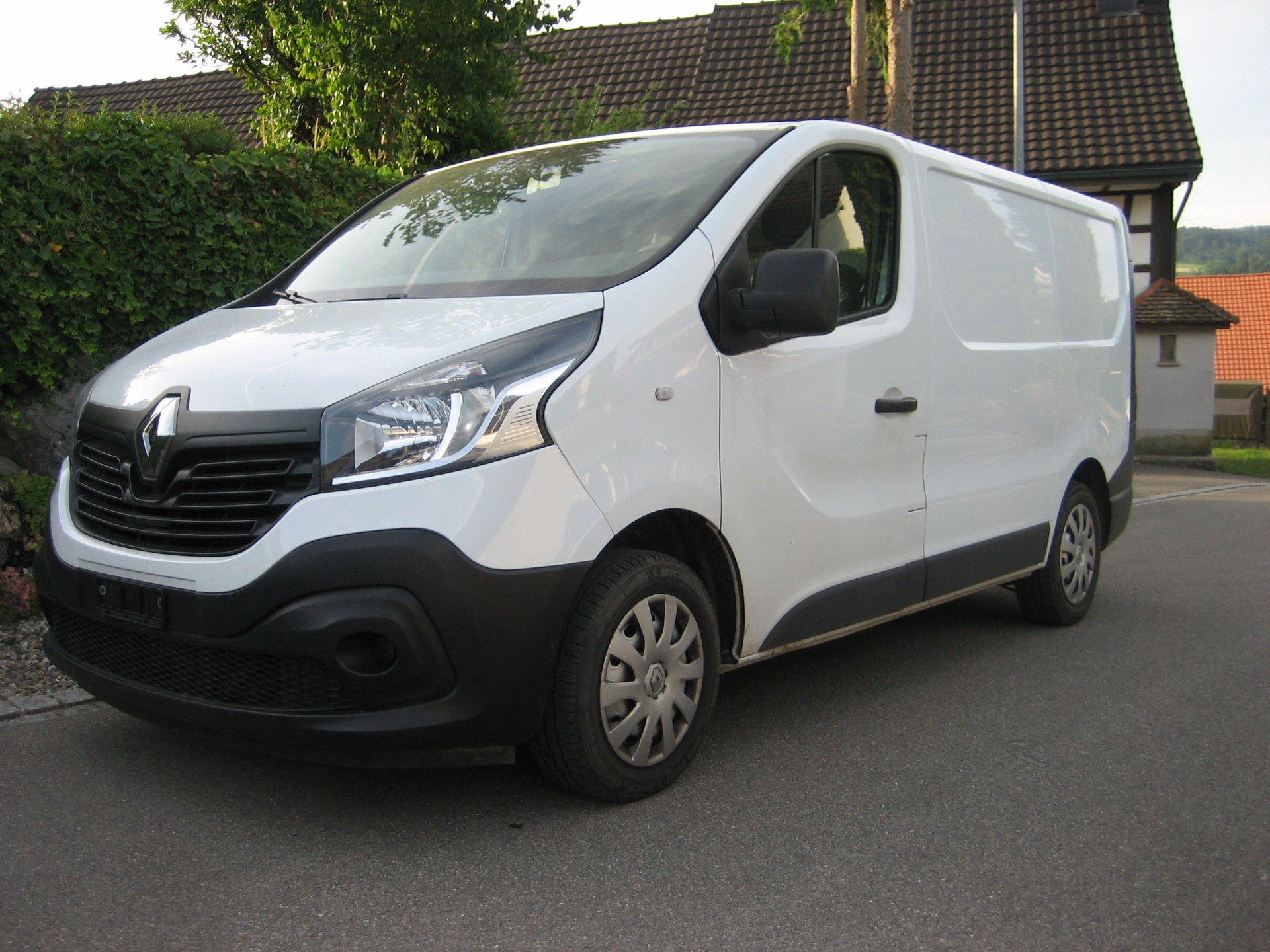 RENAULT Trafic 1.6 ENERGY TwinT. dCi125 2.9t Busin. L1H1-image-0