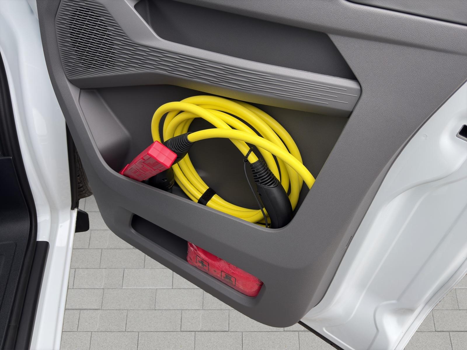 VW Transporter Kaw. 3100 E-Motor 70kWh-image-10