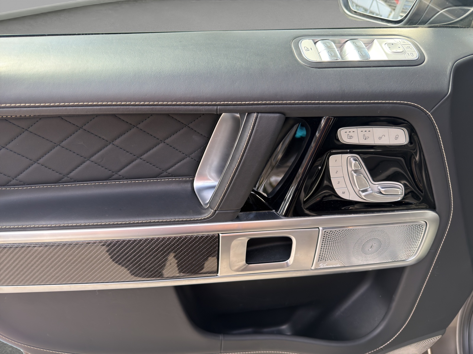 MERCEDES-BENZ G 63 AMG 9G-Tronic-image-12