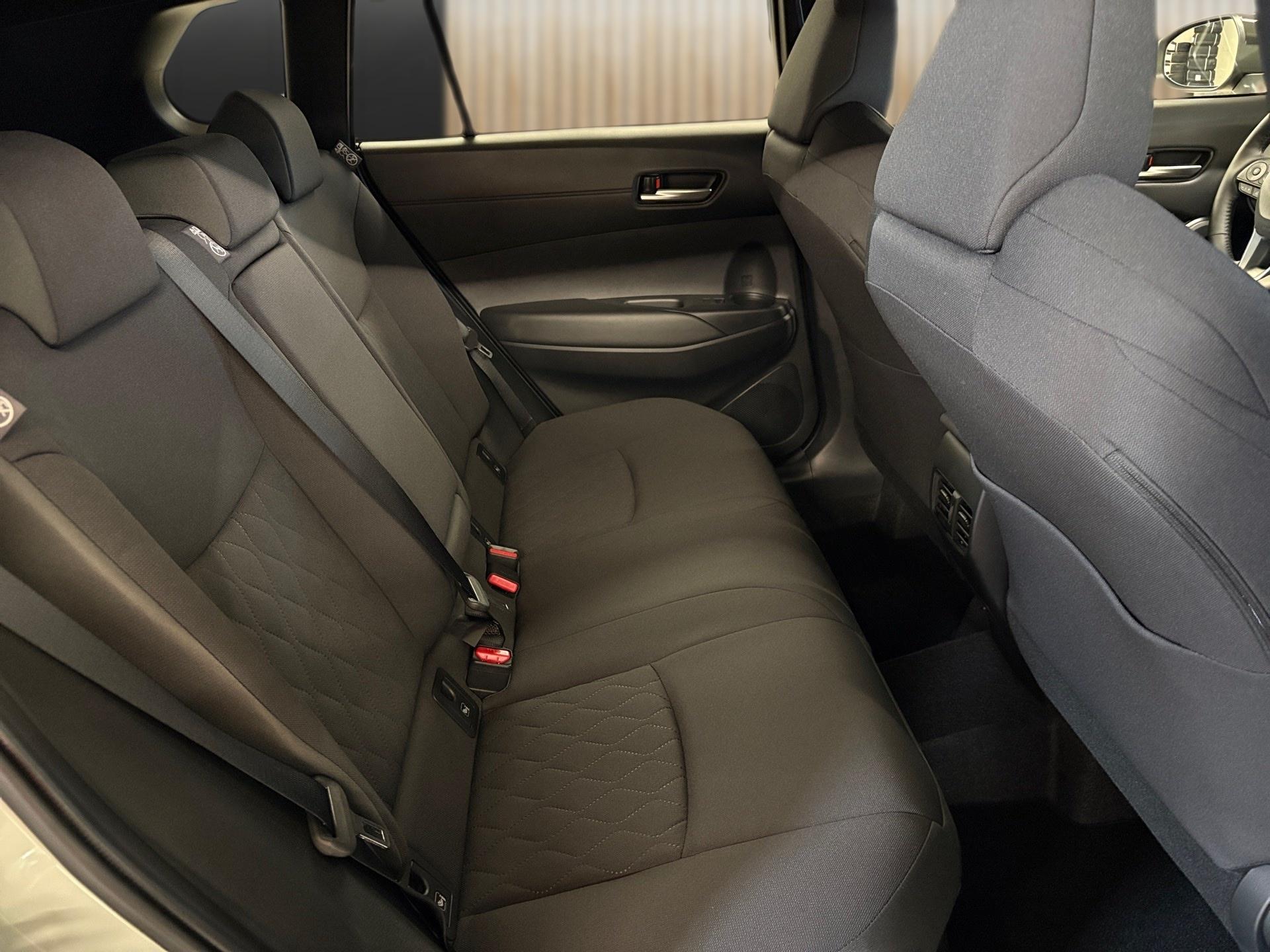 TOYOTA Corolla Cross 2.0 HSD Trend AWD-i-image-13