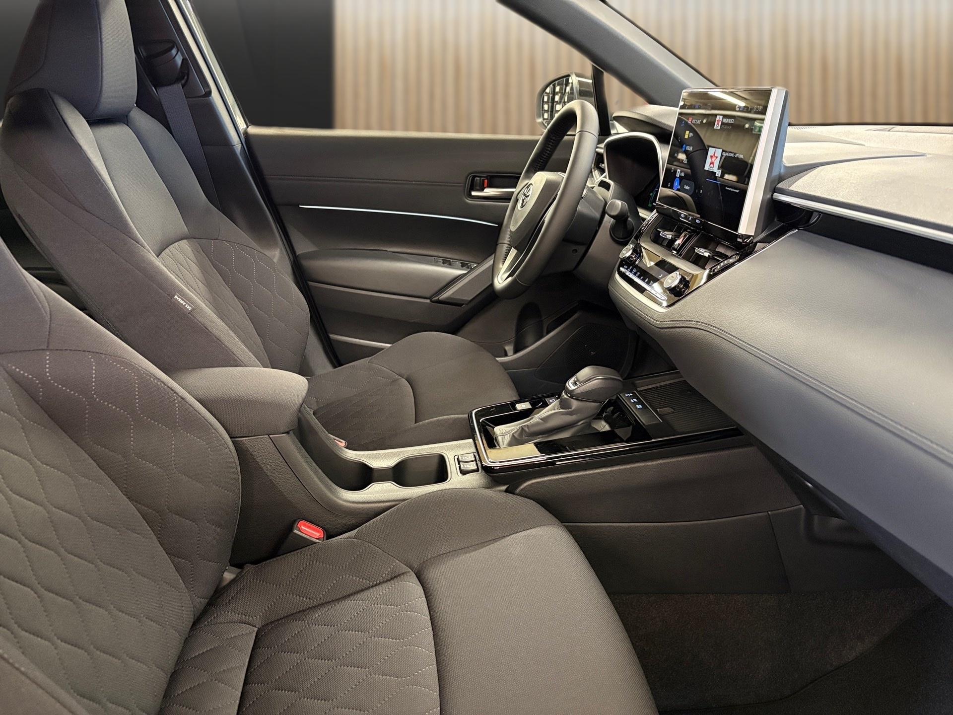 TOYOTA Corolla Cross 2.0 HSD Trend AWD-i-image-15