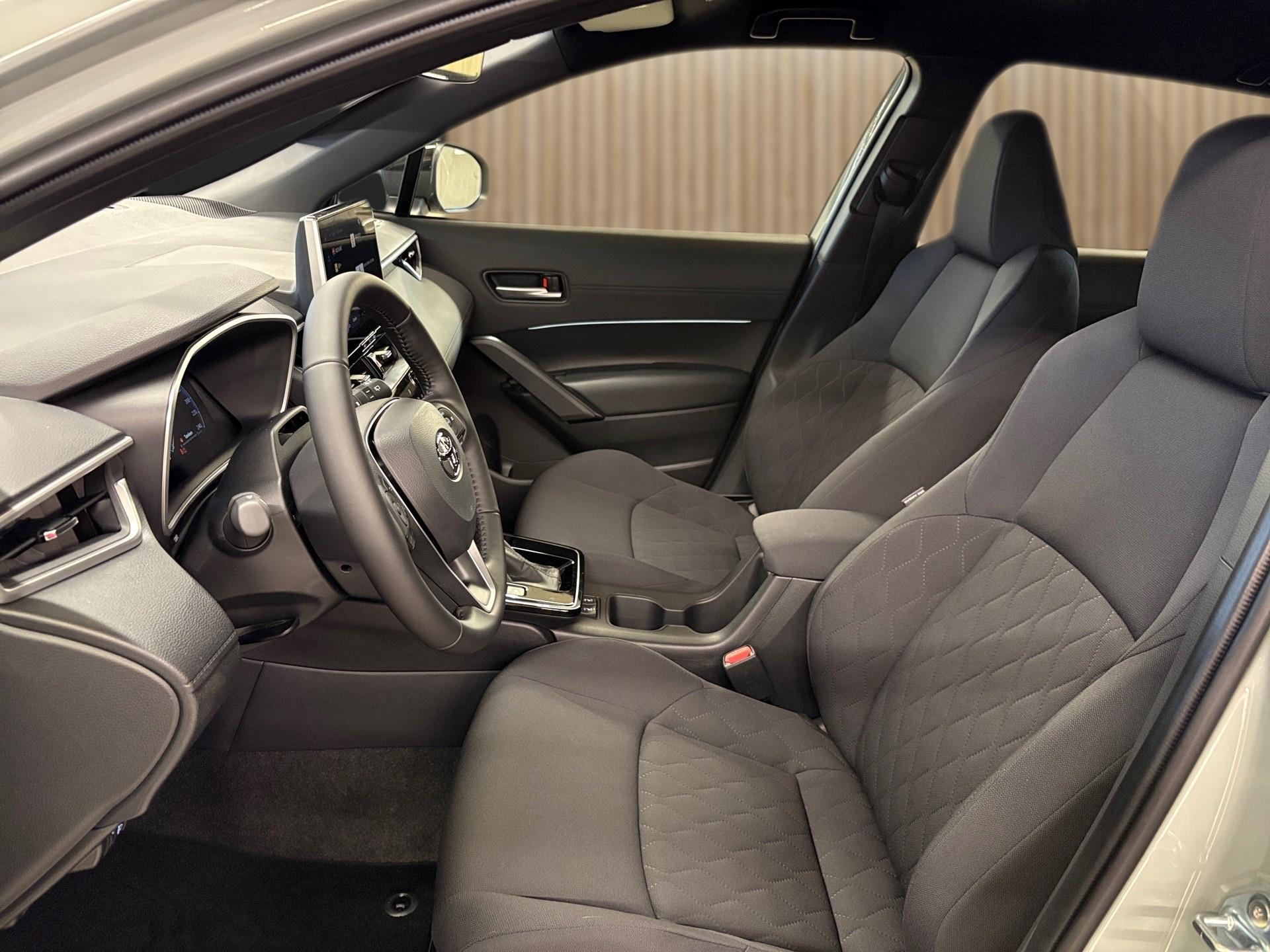 TOYOTA Corolla Cross 2.0 HSD Trend AWD-i-image-10