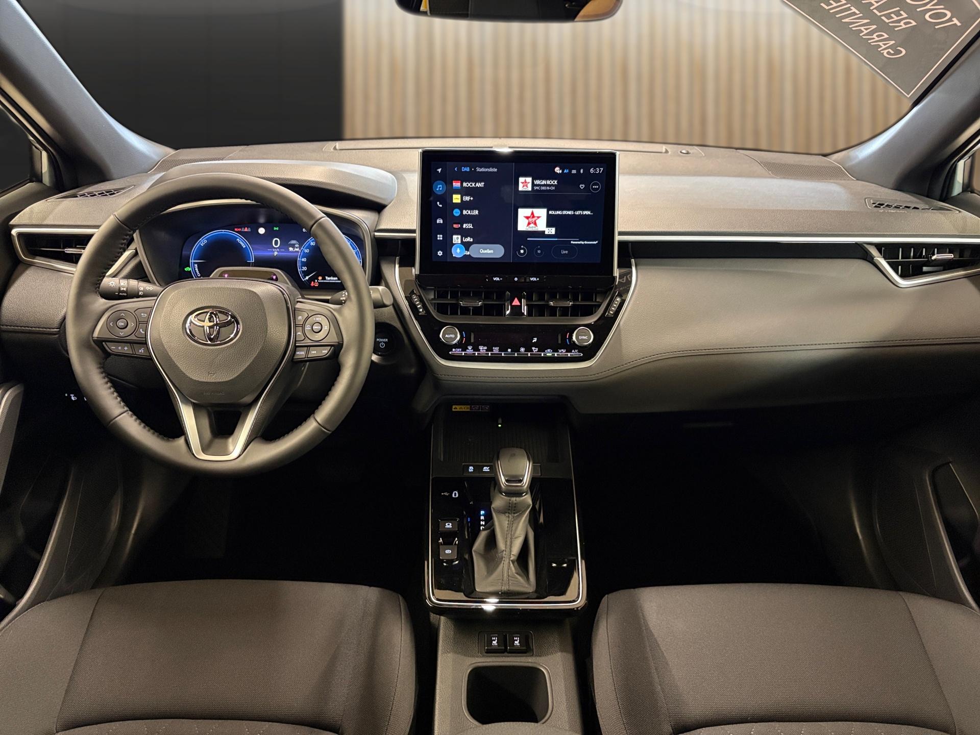 TOYOTA Corolla Cross 2.0 HSD Trend AWD-i-image-12