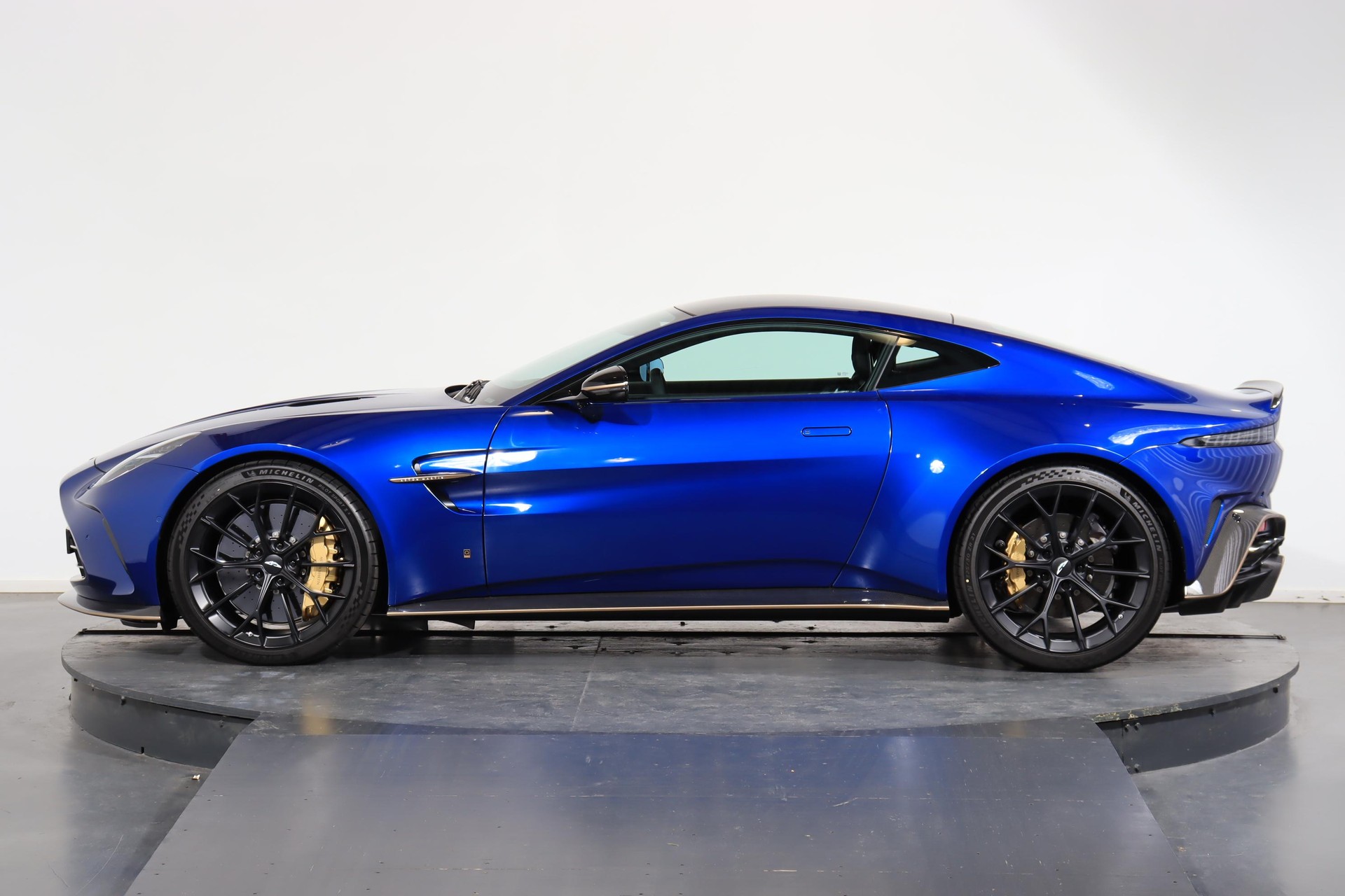 ASTON MARTIN V8 Vantage Coupé 4.0 S V8 Bi-Turbo-image-1