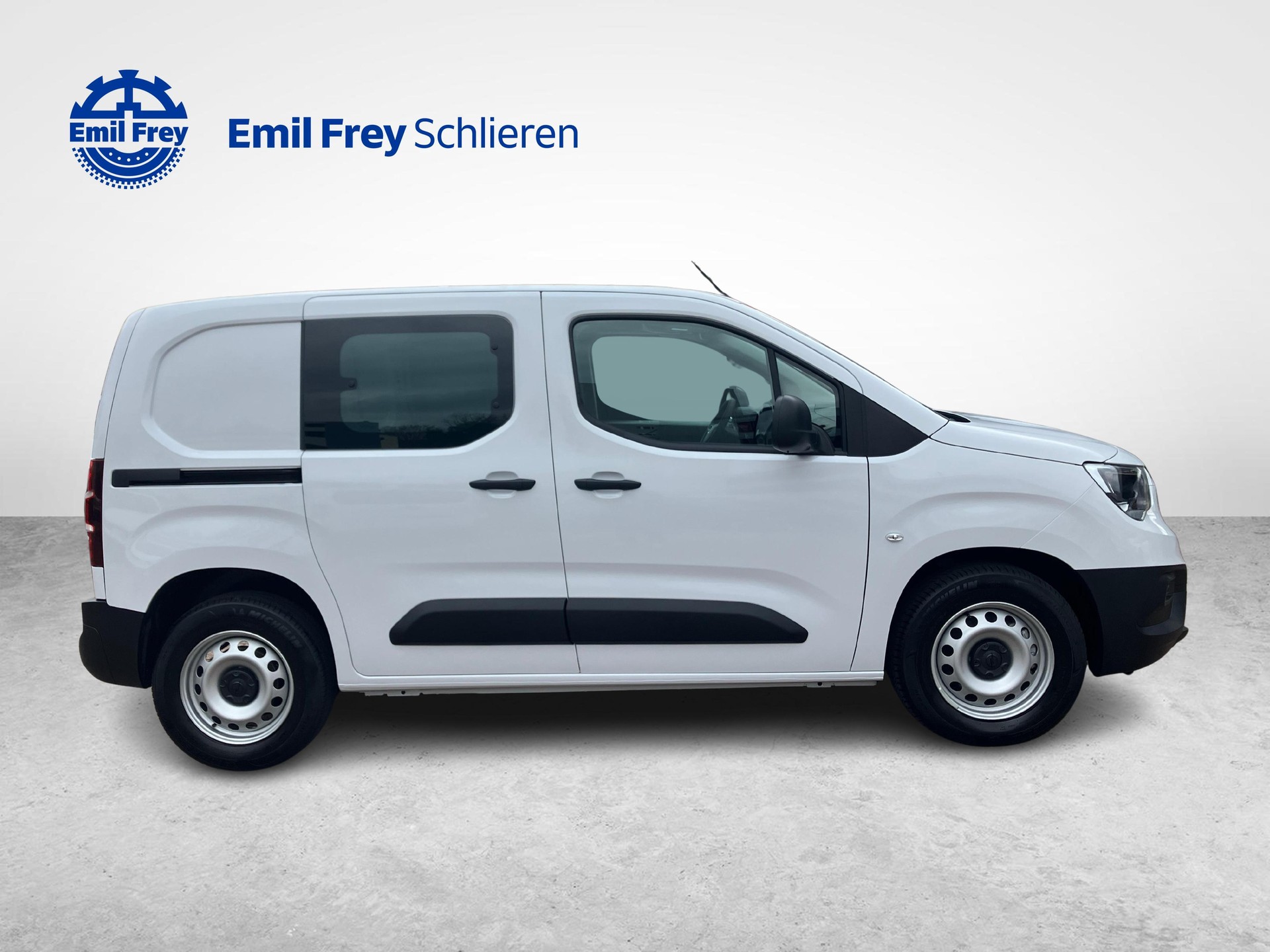 OPEL Combo-e Cargo 2.4 t Electric-image-5