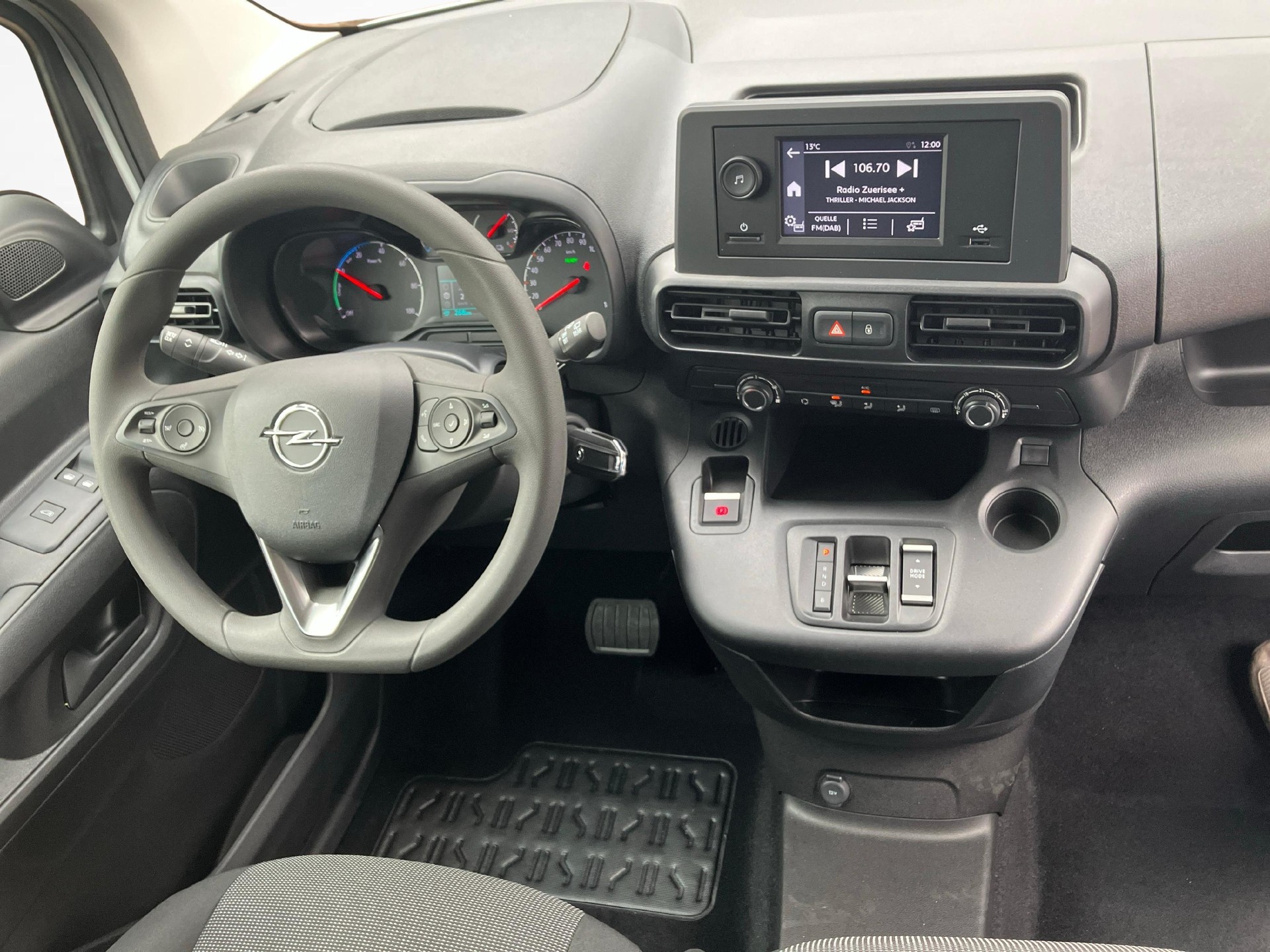 OPEL Combo-e Cargo 2.4 t Electric-image-8