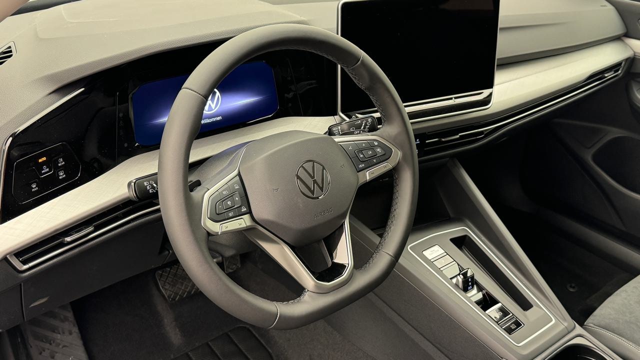 VW Golf VIII 1.5 TSI PHEV Limited-image-6