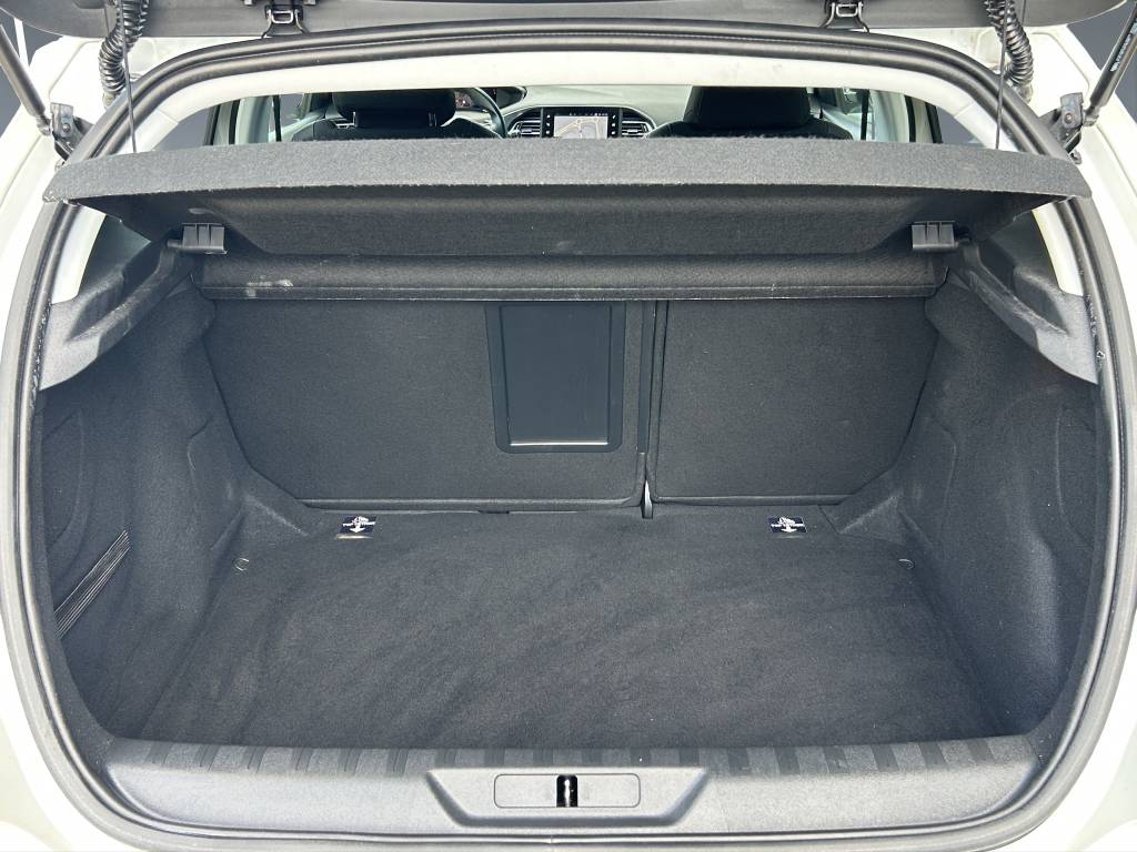 PEUGEOT 308 1.2 Pure Tech Allure EAT8-image-11