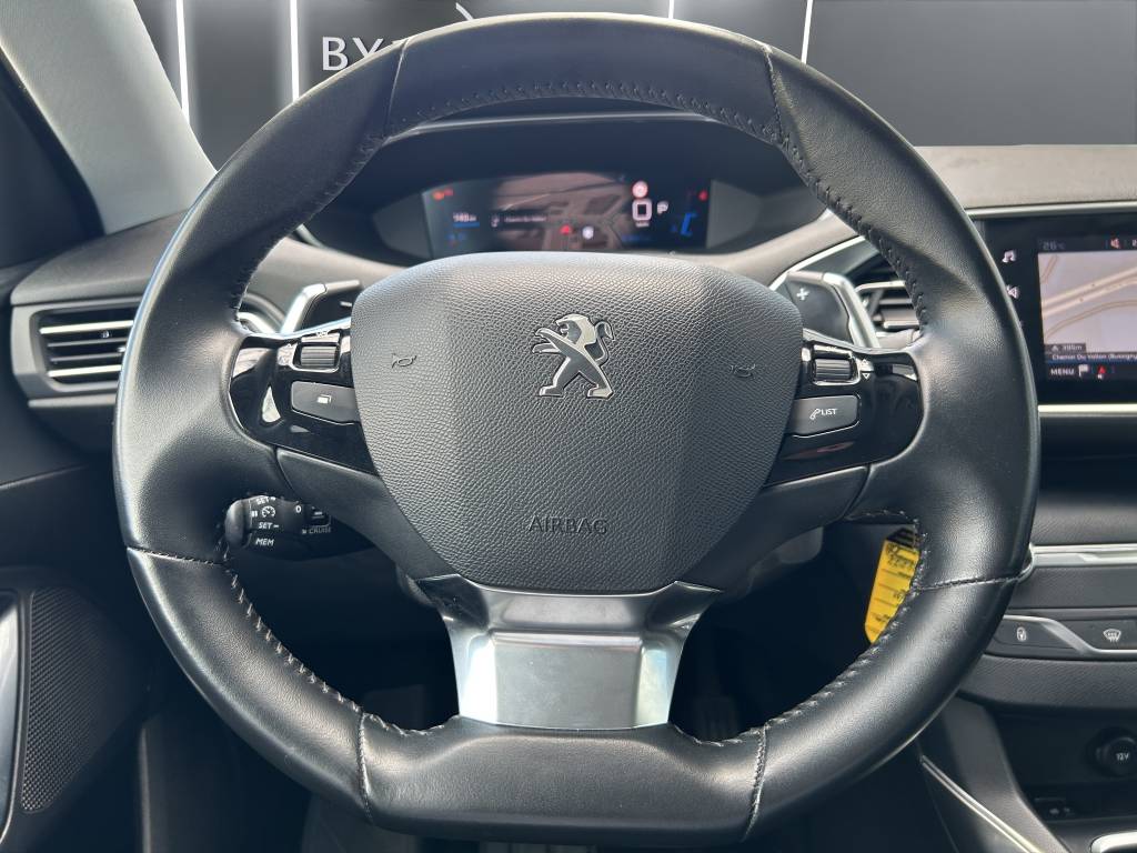 PEUGEOT 308 1.2 Pure Tech Allure EAT8-image-14