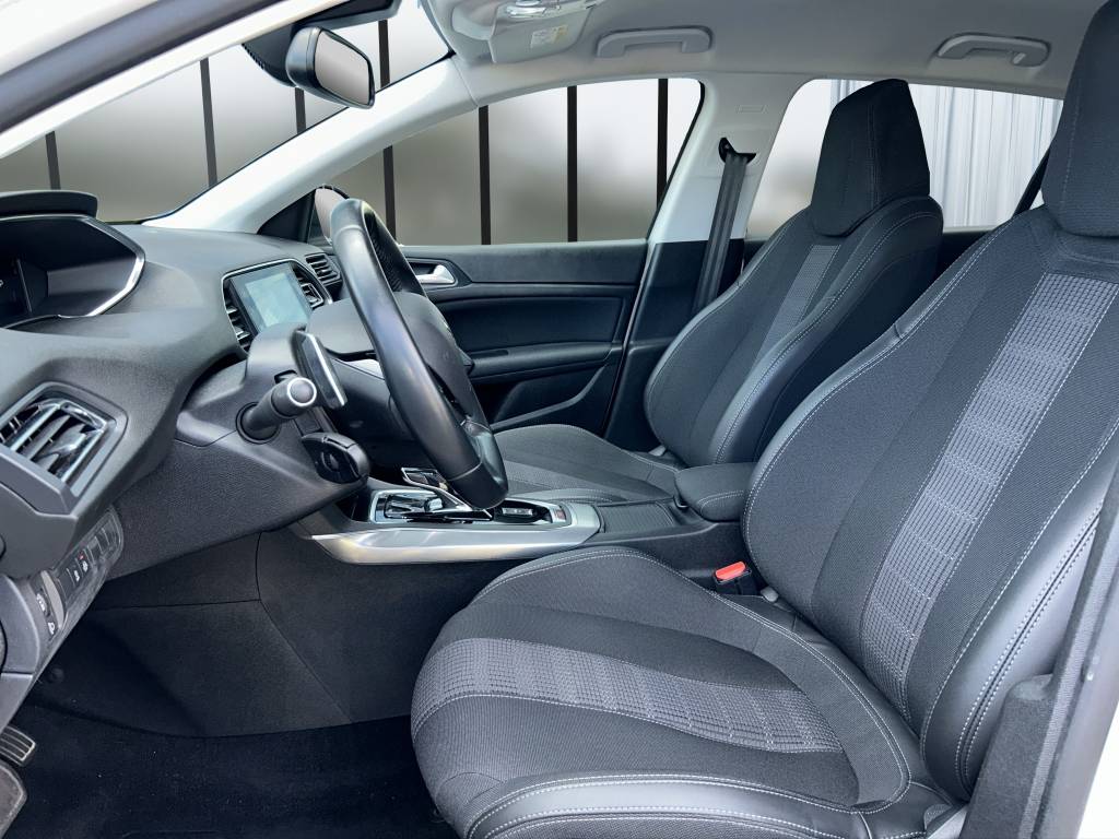 PEUGEOT 308 1.2 Pure Tech Allure EAT8-image-7
