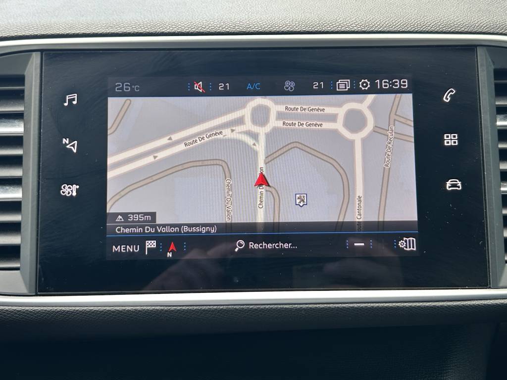 PEUGEOT 308 1.2 Pure Tech Allure EAT8-image-13