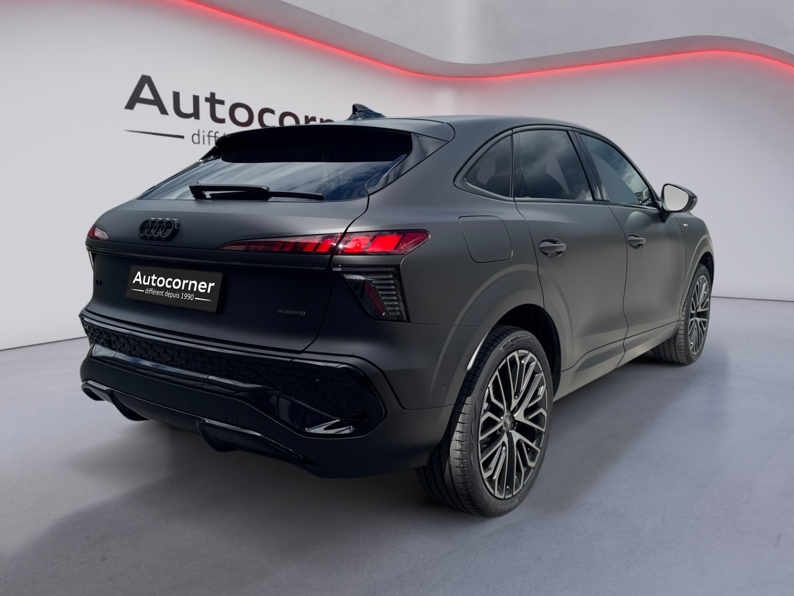 AUDI Q3 Sportback TFSI quattro 195 kW S tronic-image-4