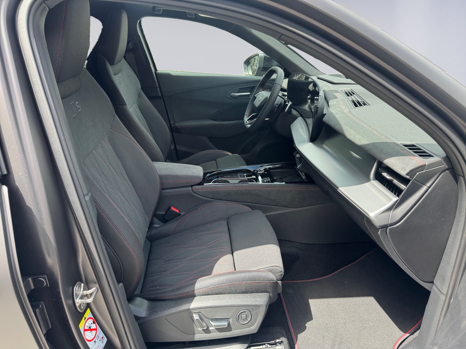 AUDI Q3 Sportback TFSI quattro 195 kW S tronic-image-14