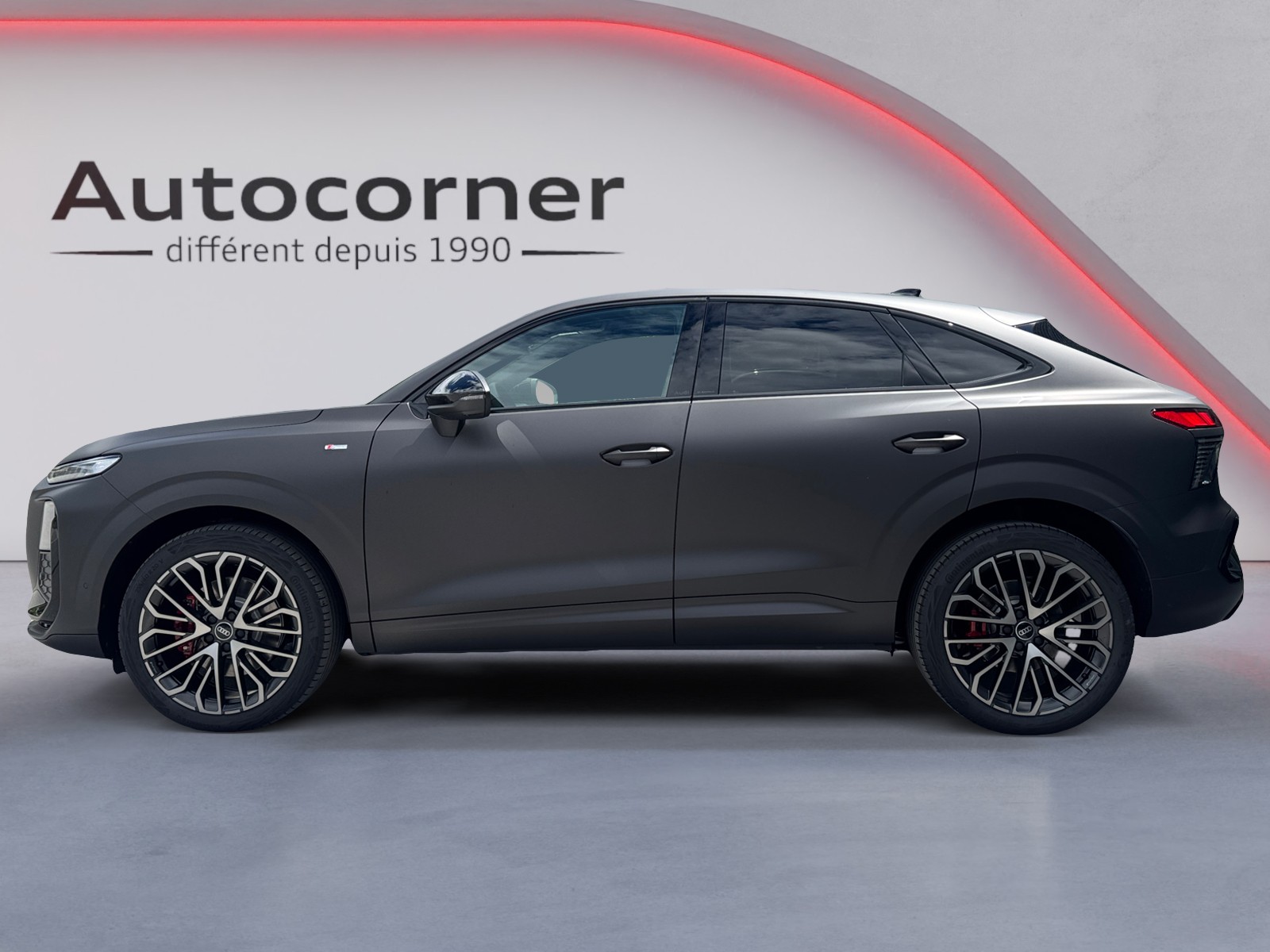 AUDI Q3 Sportback TFSI quattro 195 kW S tronic-showroom-element-1