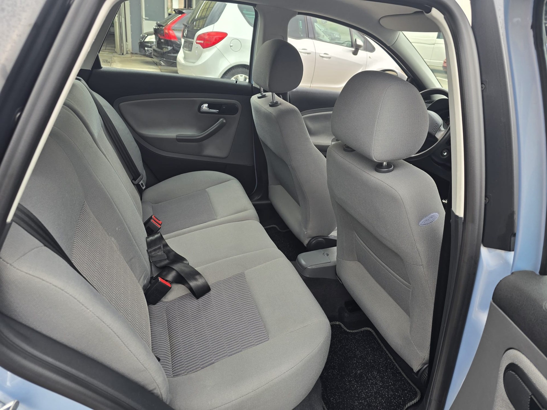 SEAT Ibiza 1.4 16V Signo-image-13