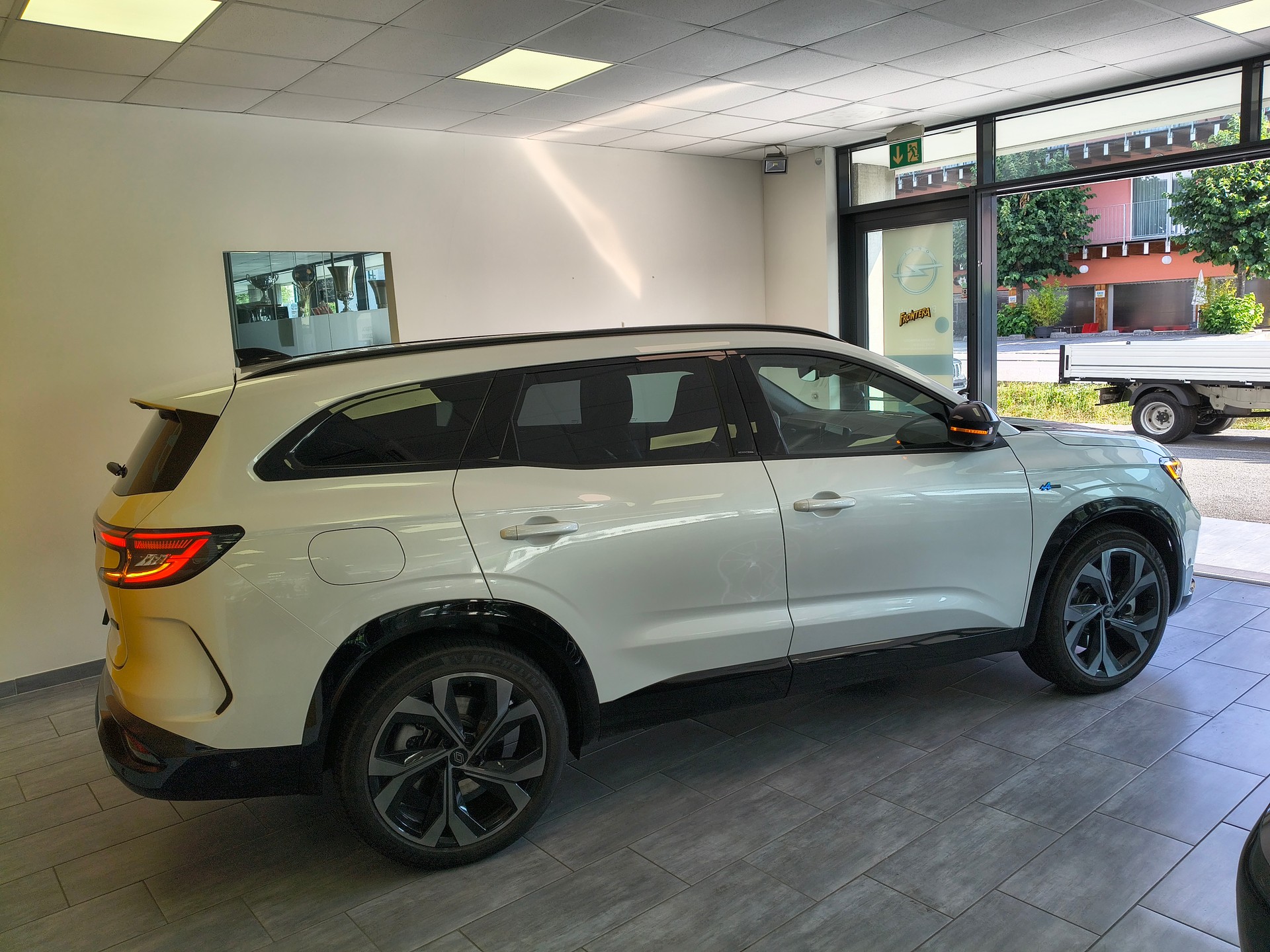 RENAULT Espace 1.2 E-Tech 200 Esprit Alpine 7-Sitze-image-2