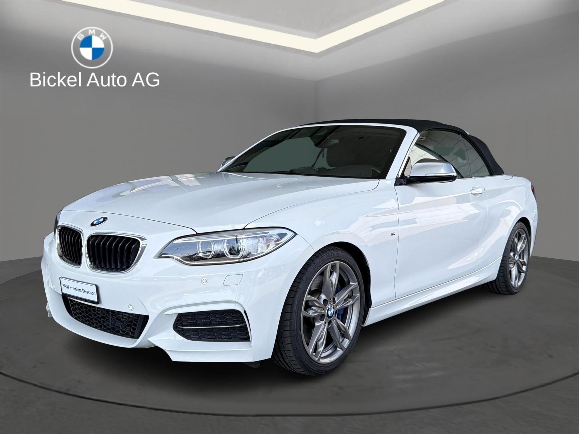 BMW M235i xDrive Cabrio-image-3
