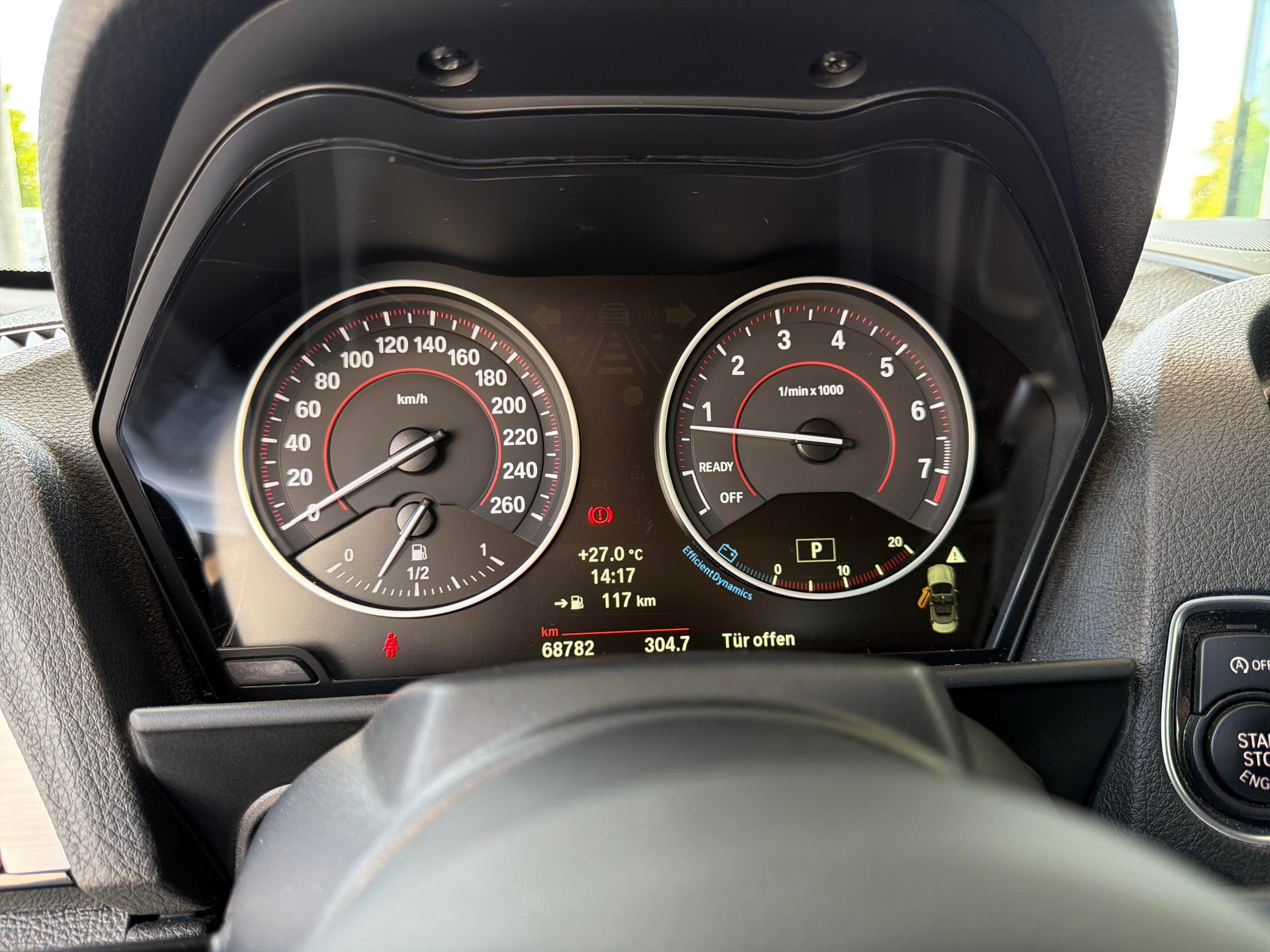 BMW M235i xDrive Cabrio-image-12