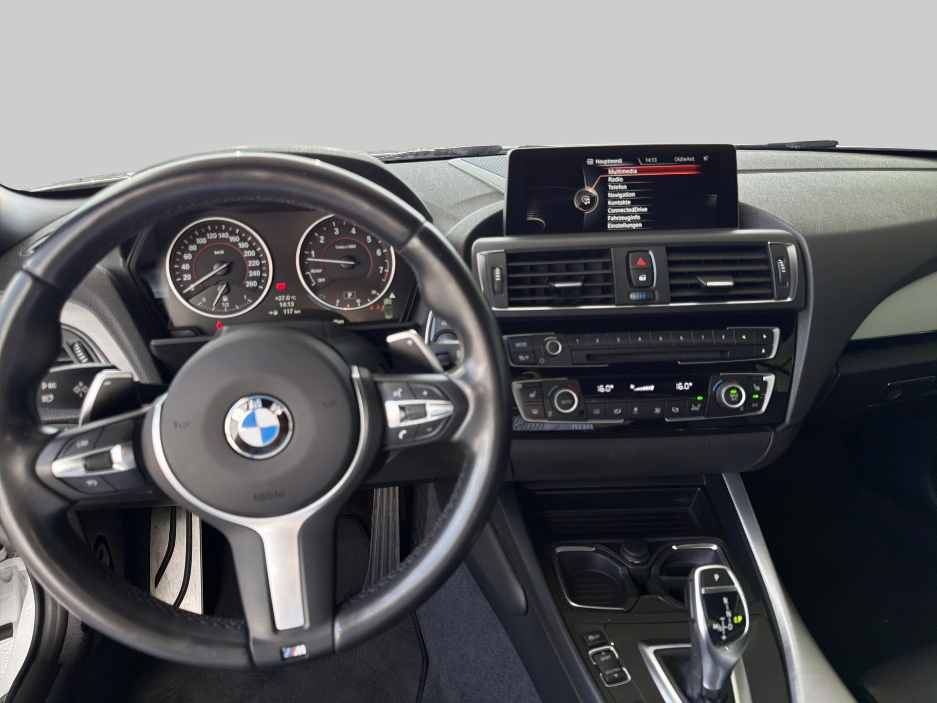 BMW M235i xDrive Cabrio-image-21