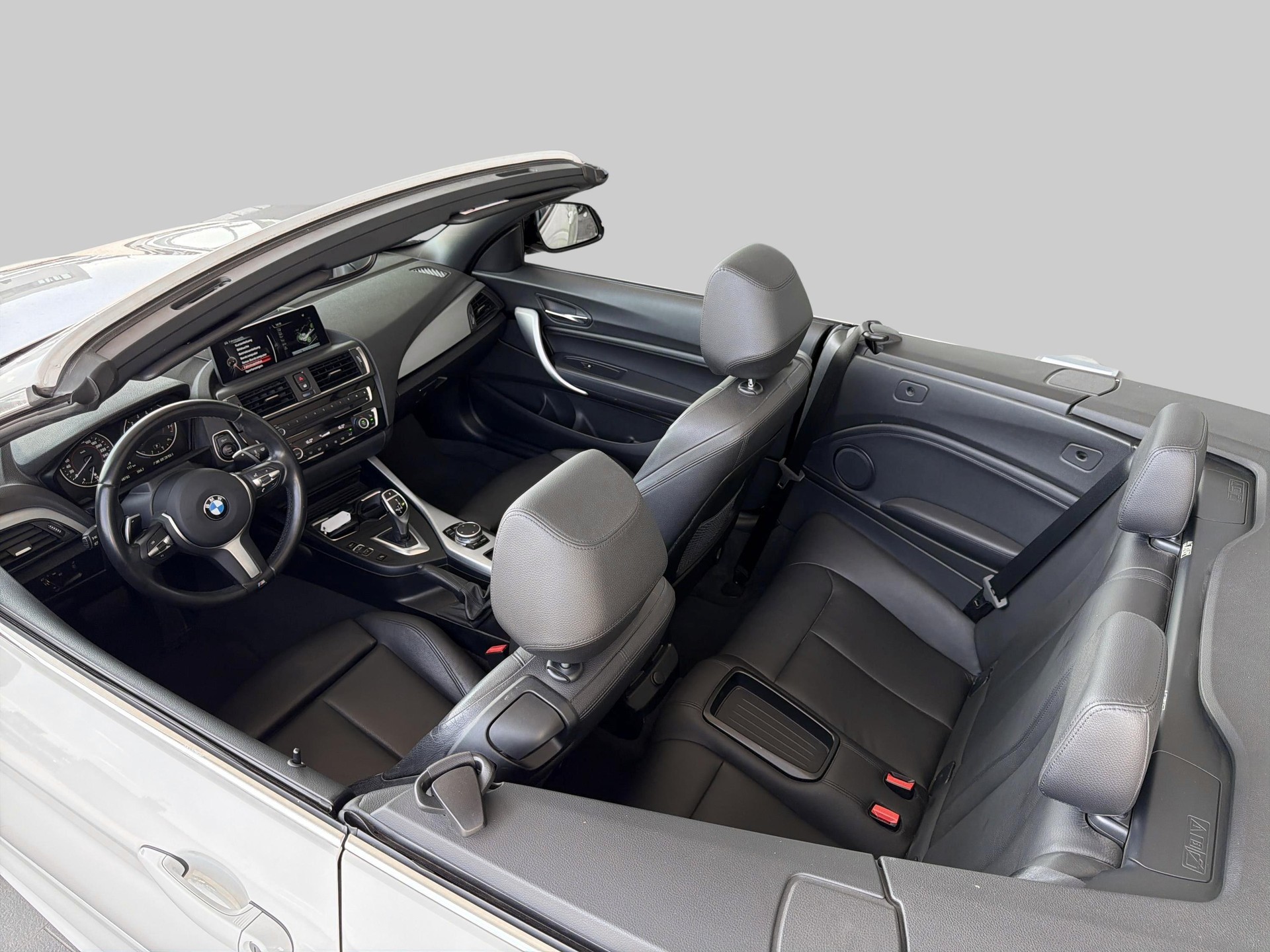 BMW M235i xDrive Cabrio-image-17