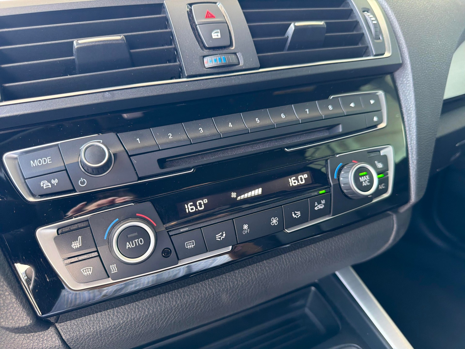 BMW M235i xDrive Cabrio-image-13