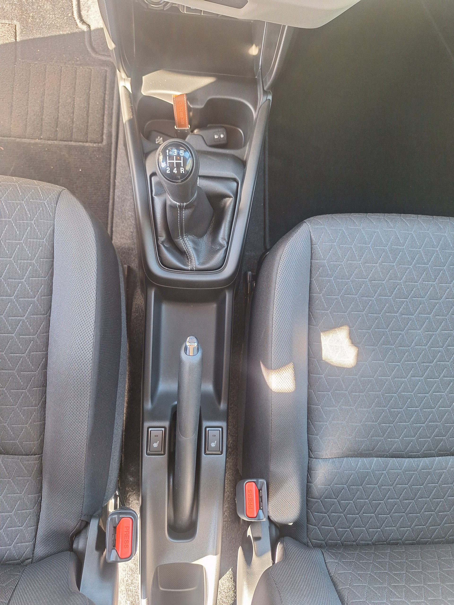 SUZUKI Swift 1.2 Compact+ Hybrid 4x4-image-9
