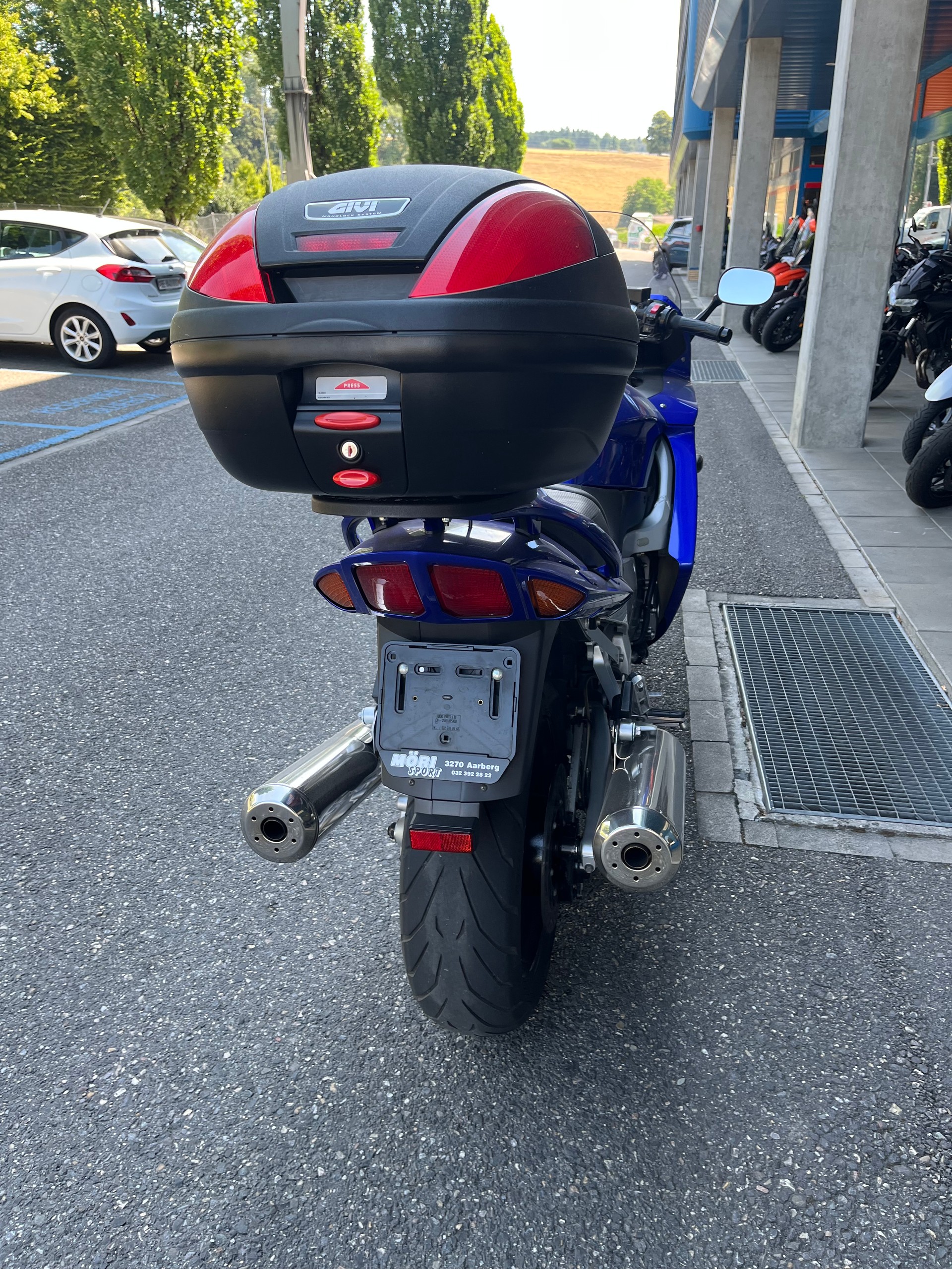 YAMAHA FJR 1300-showroom-element-2