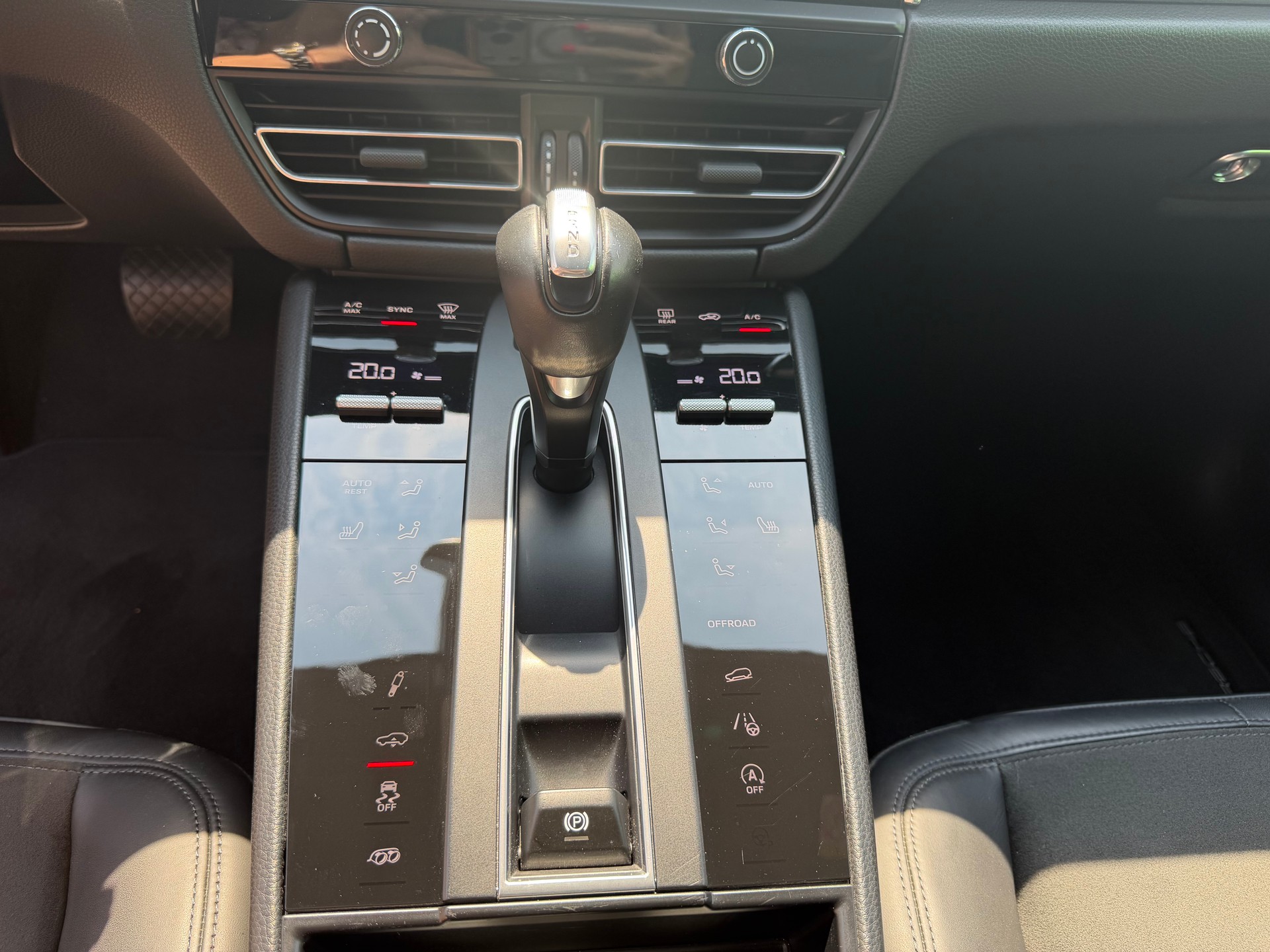 PORSCHE Macan GTS PDK-image-12