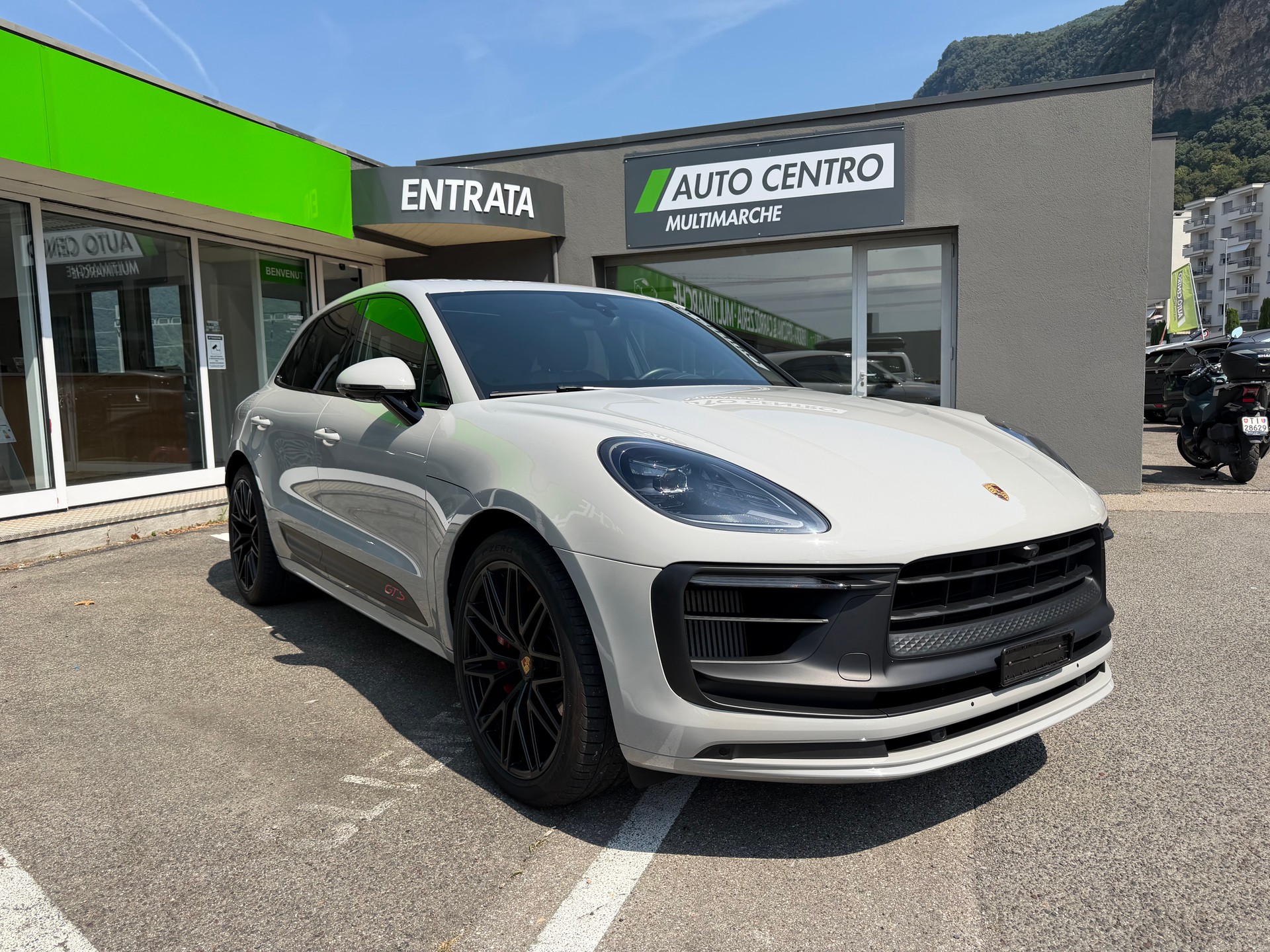 PORSCHE Macan GTS PDK-image-1