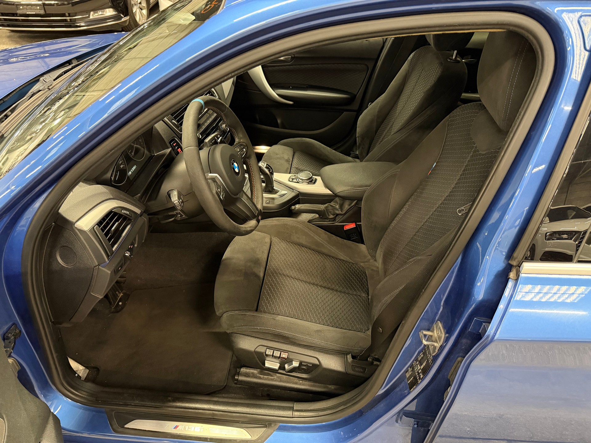 BMW M135i Steptronic-image-9